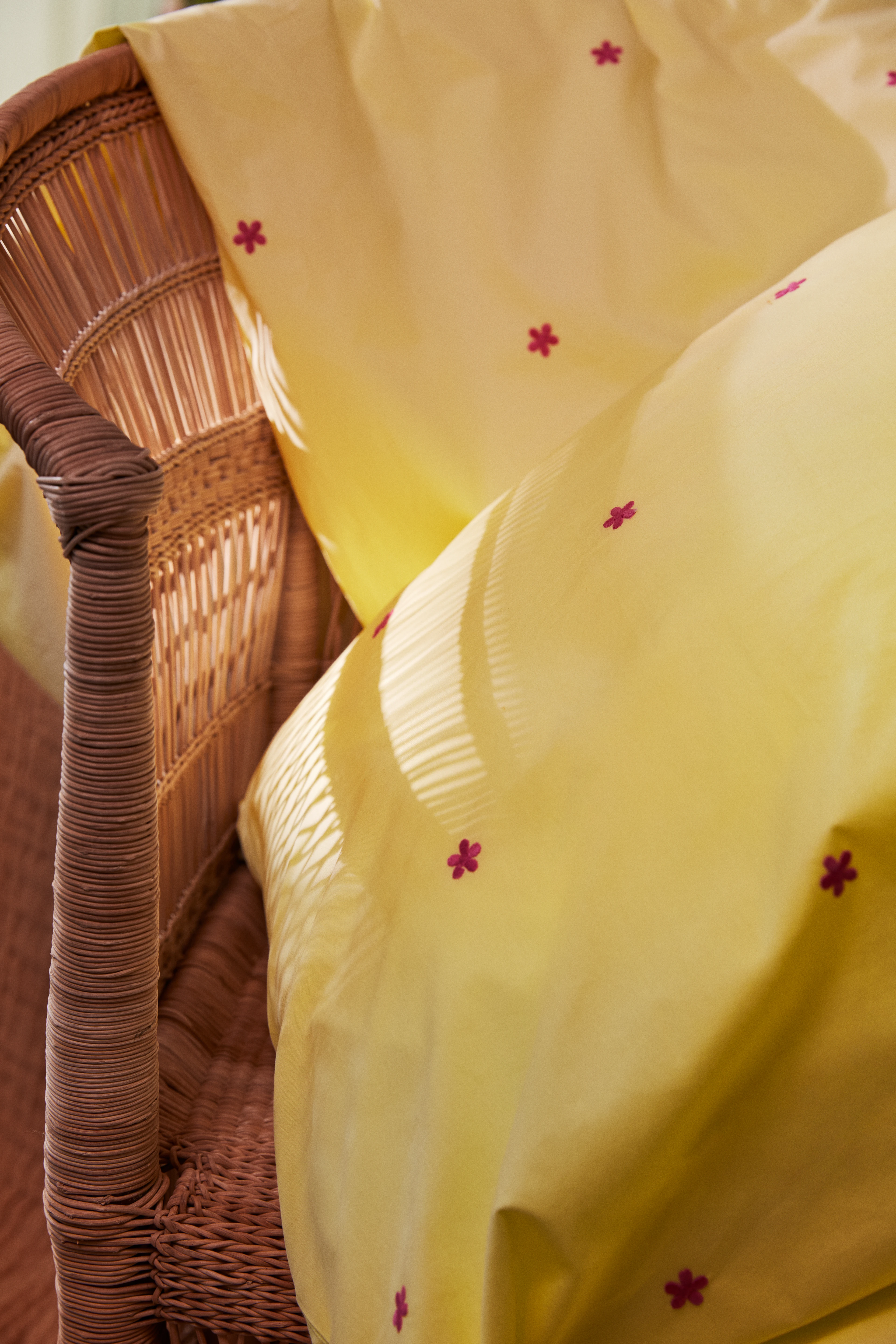 Bed linen 140x220 cm from JUNA in Yellow color, made of Cotton