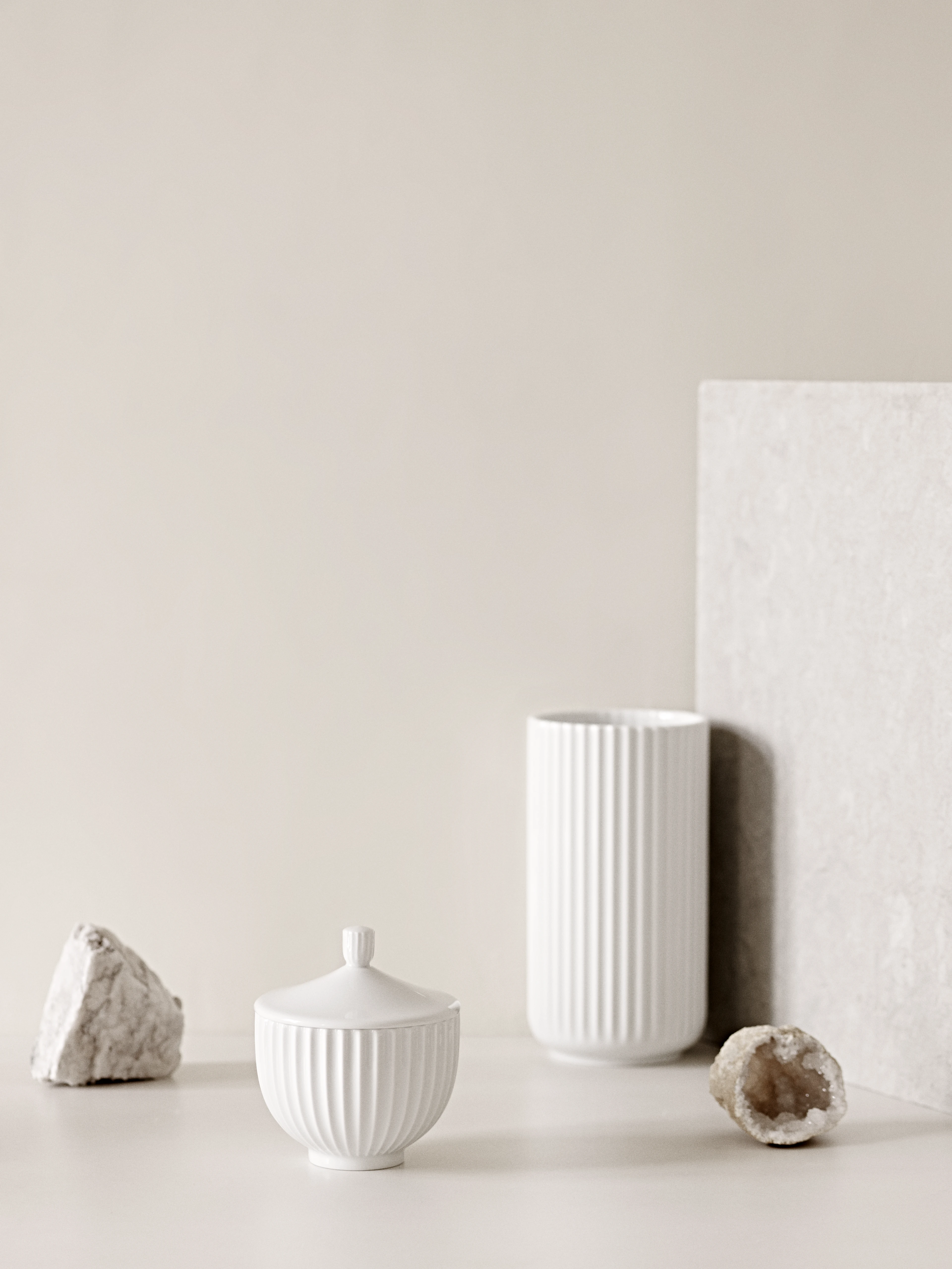 Bonbonniere Ø10 cm from Lyngby Porcelæn in White color, made of Ceramics