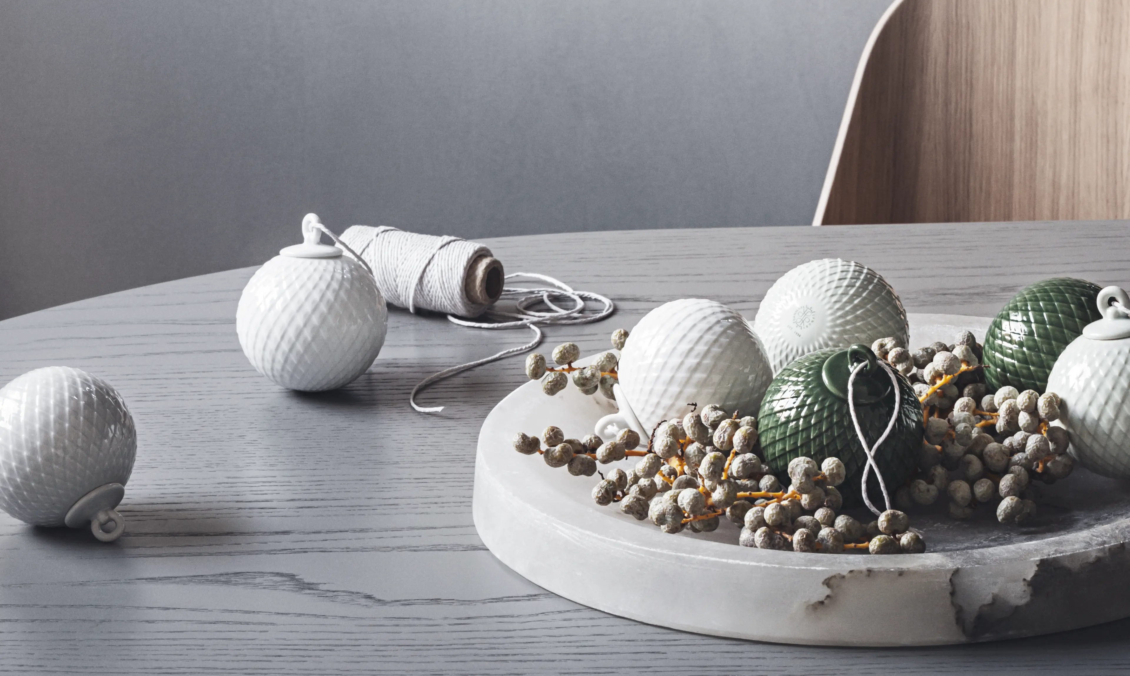 Lyngby Porcelæn rhombe dekorationskugler.
