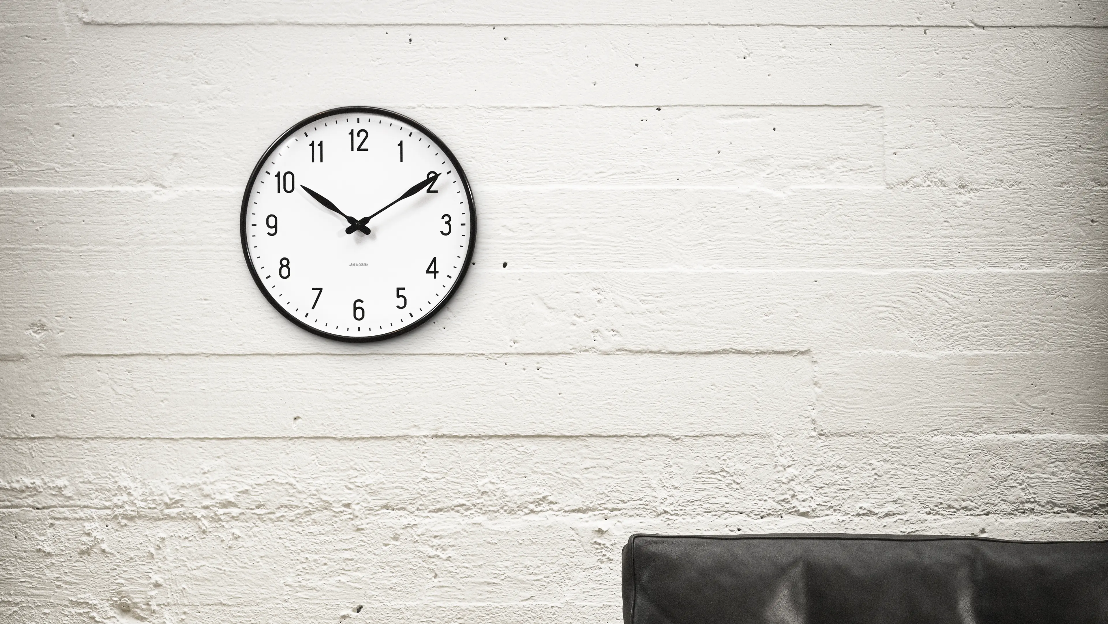 Arne Jacobsen Clock - Station wall clocks and table clocks