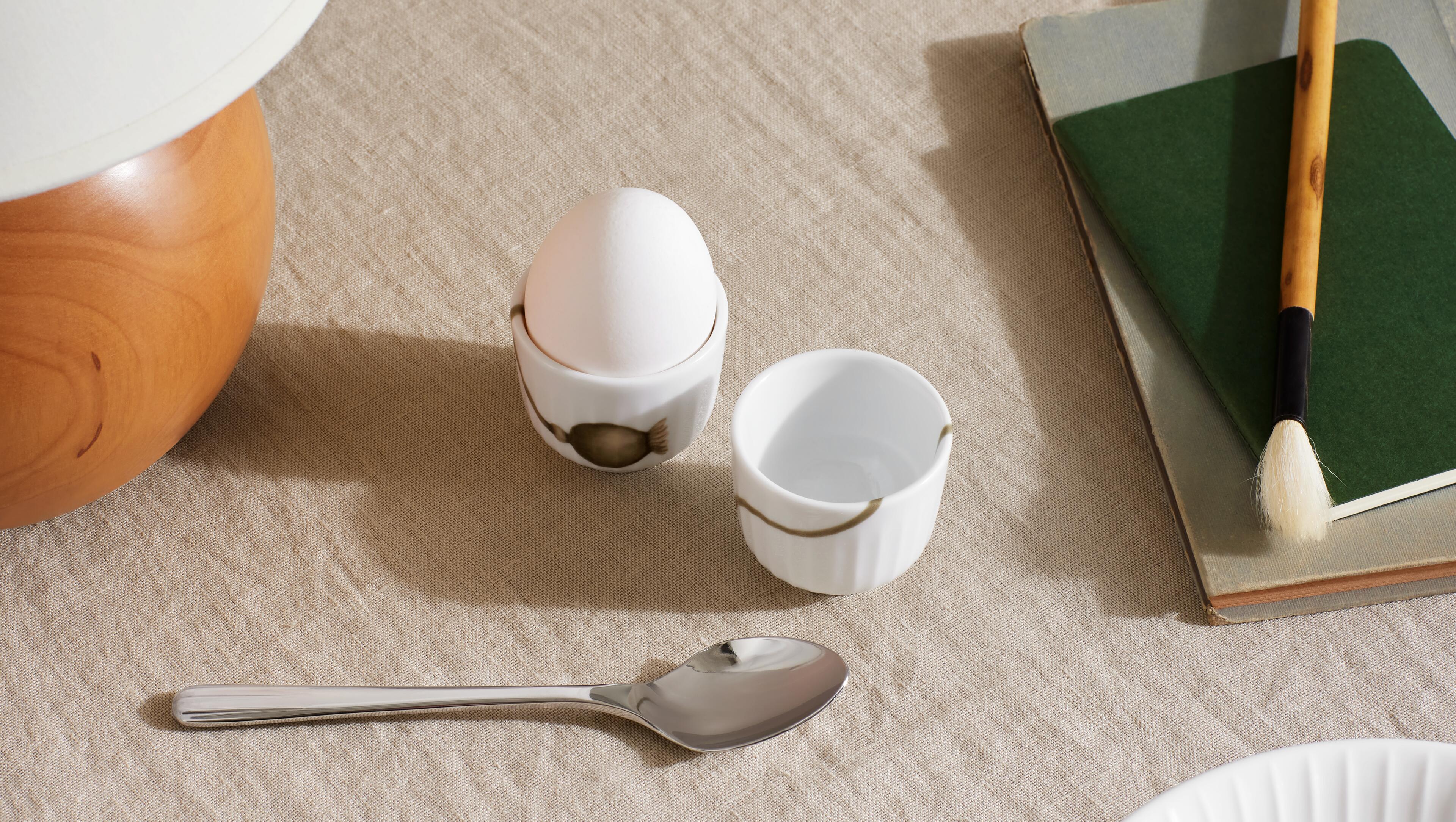 Kähler Eierbecher aus weißem kanneliertem Porzellan