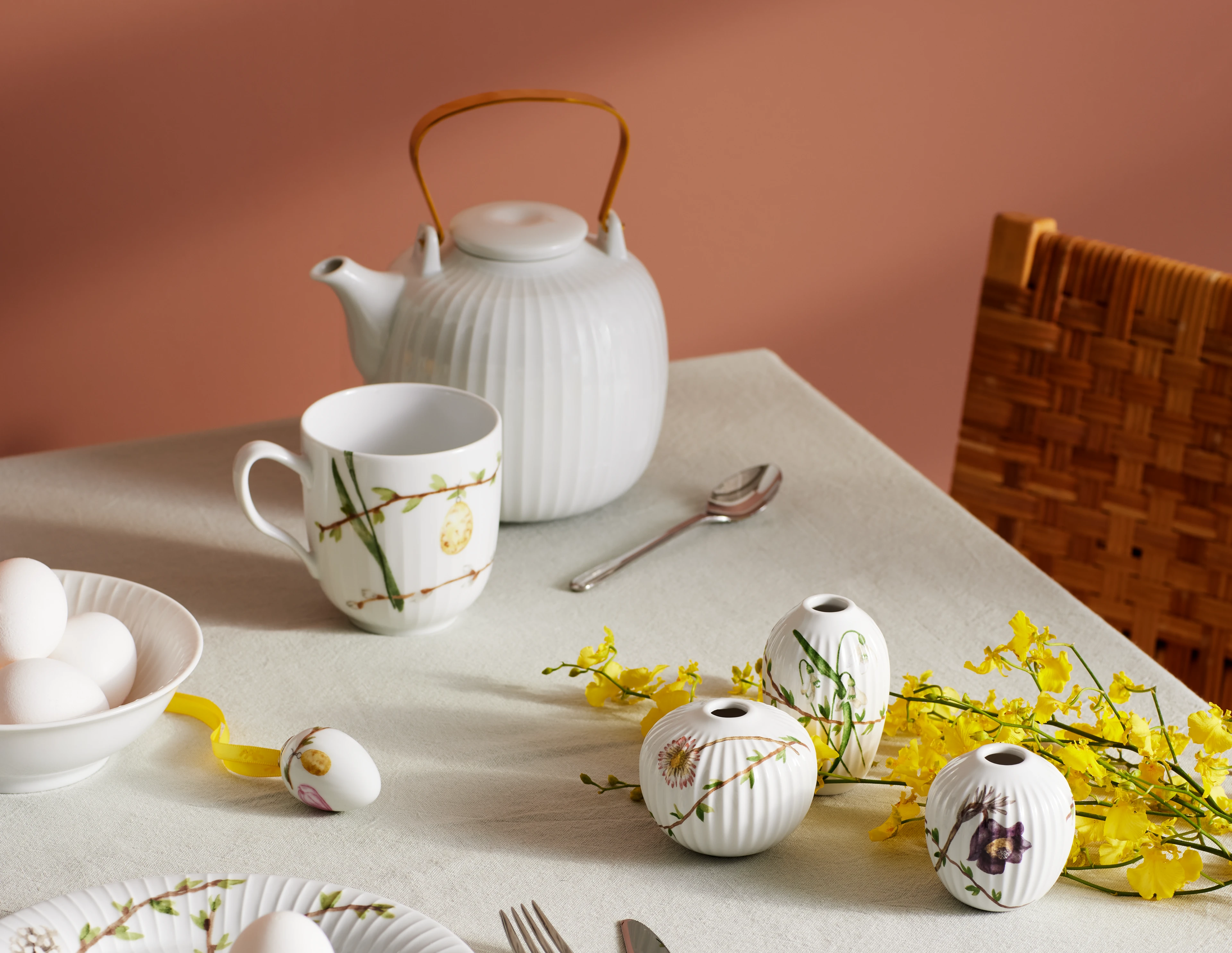 Vase miniature 3 stk. fra Kähler i farven Hvid m. deko, lavet af Keramik