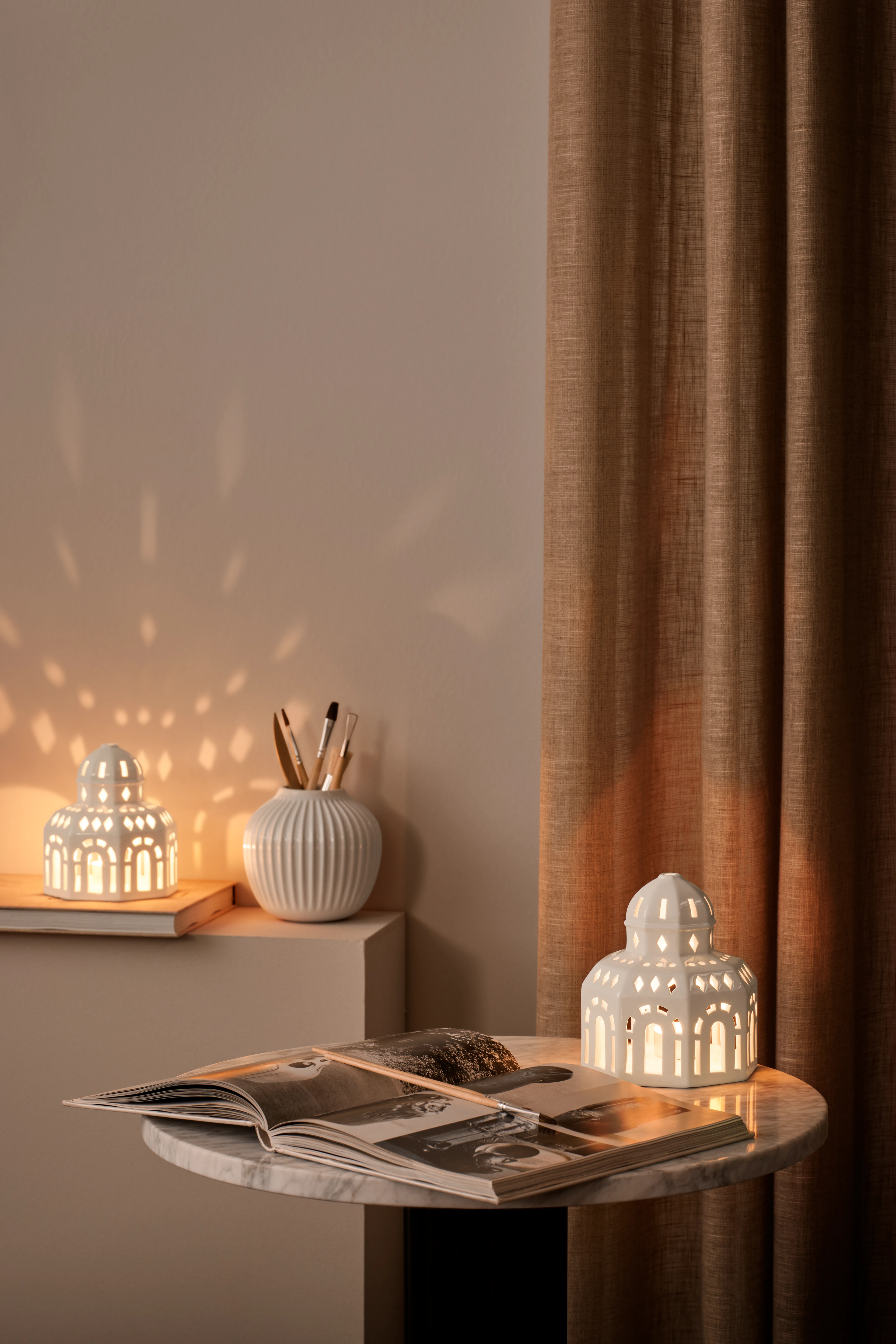 Lighthouse Glassalen H14.5 from Kähler  in White color, made of Ceramics