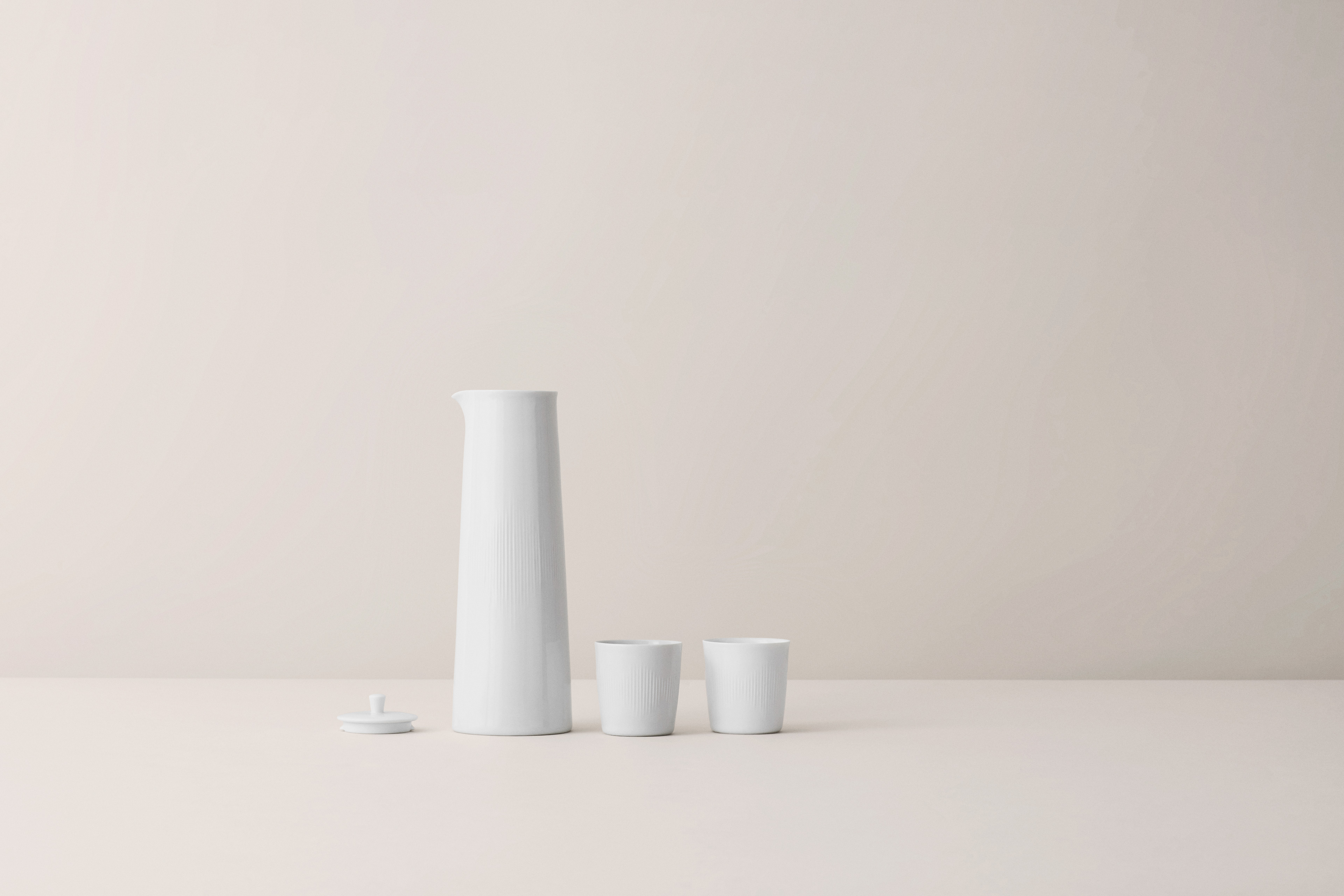 Jug and cups in the Thermodan series from Lyngby Porcelæn