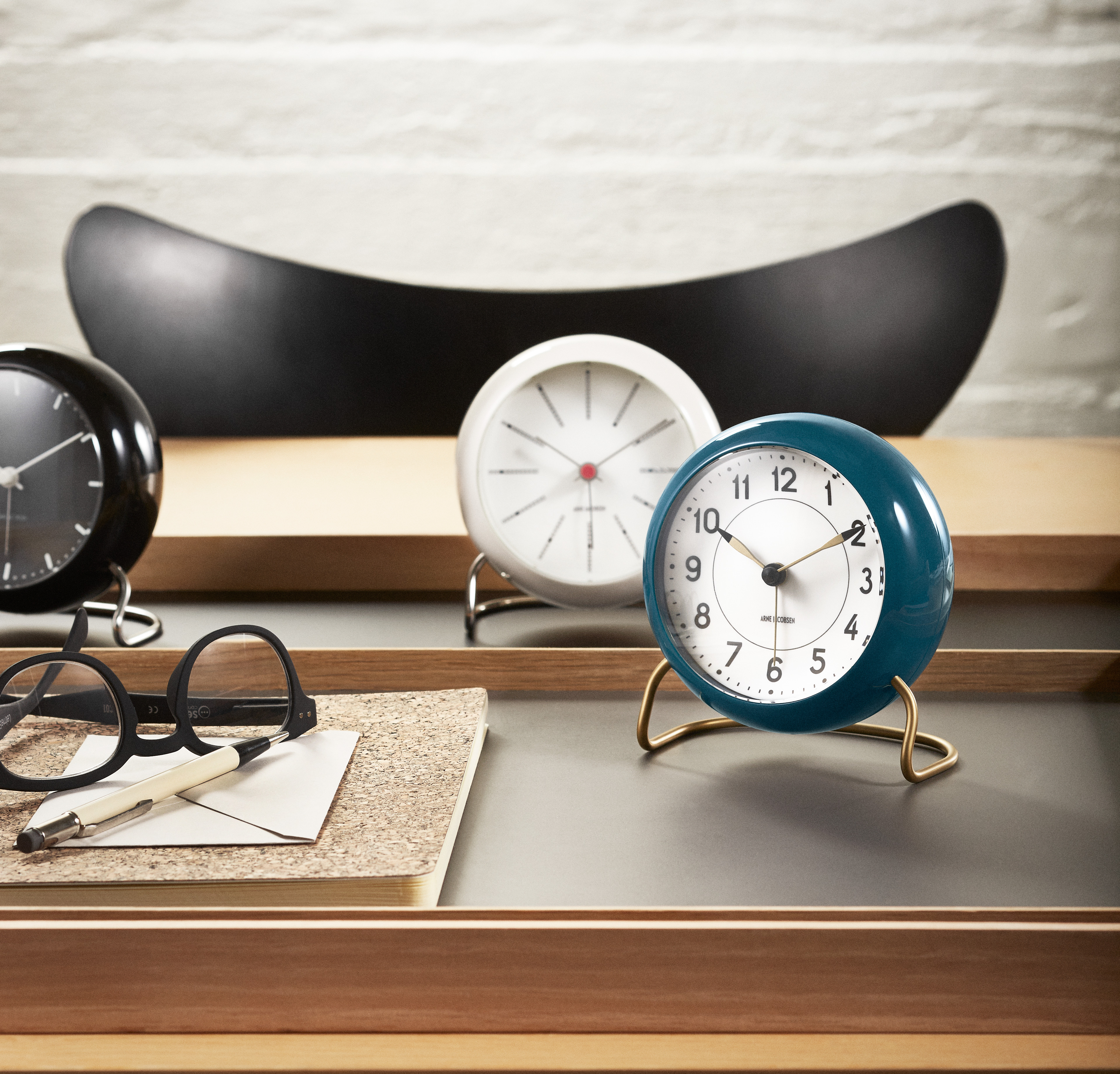 Arne Jacobsen Clocks - Full range of Arne Jacobsen watches