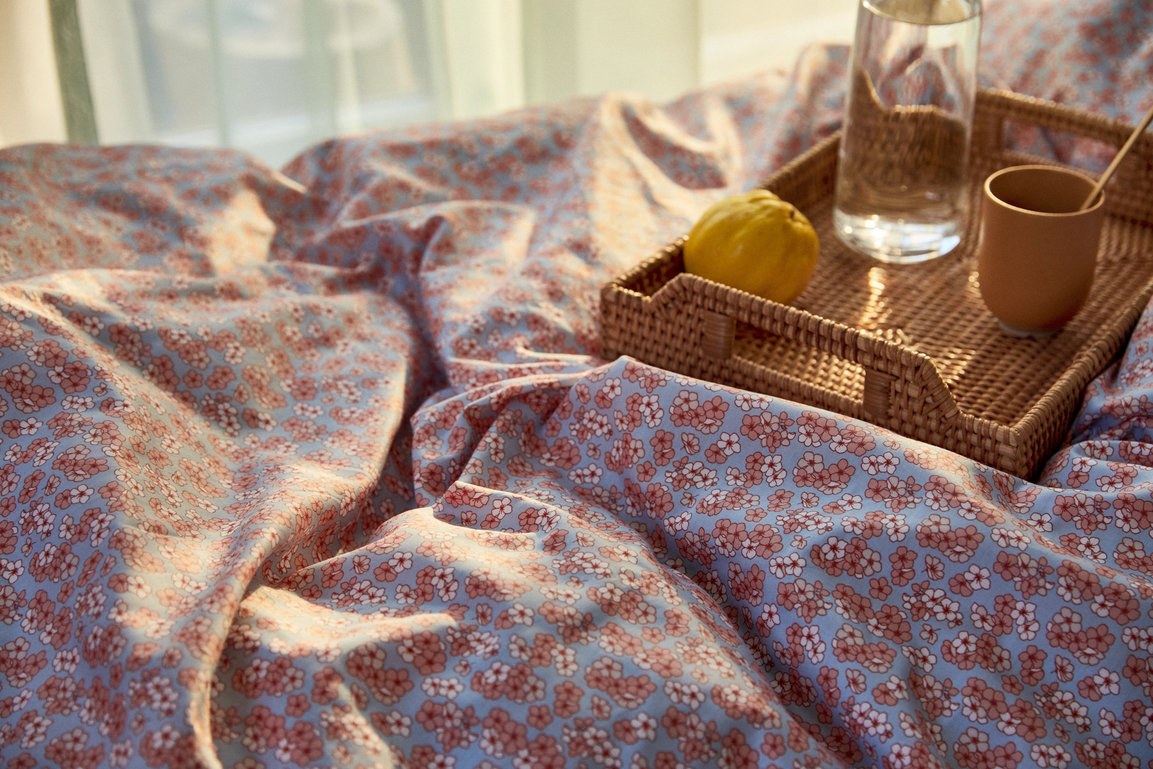 Bed linen 200x220 cm from JUNA in Light blue/Rose color, made of Cotton sateen