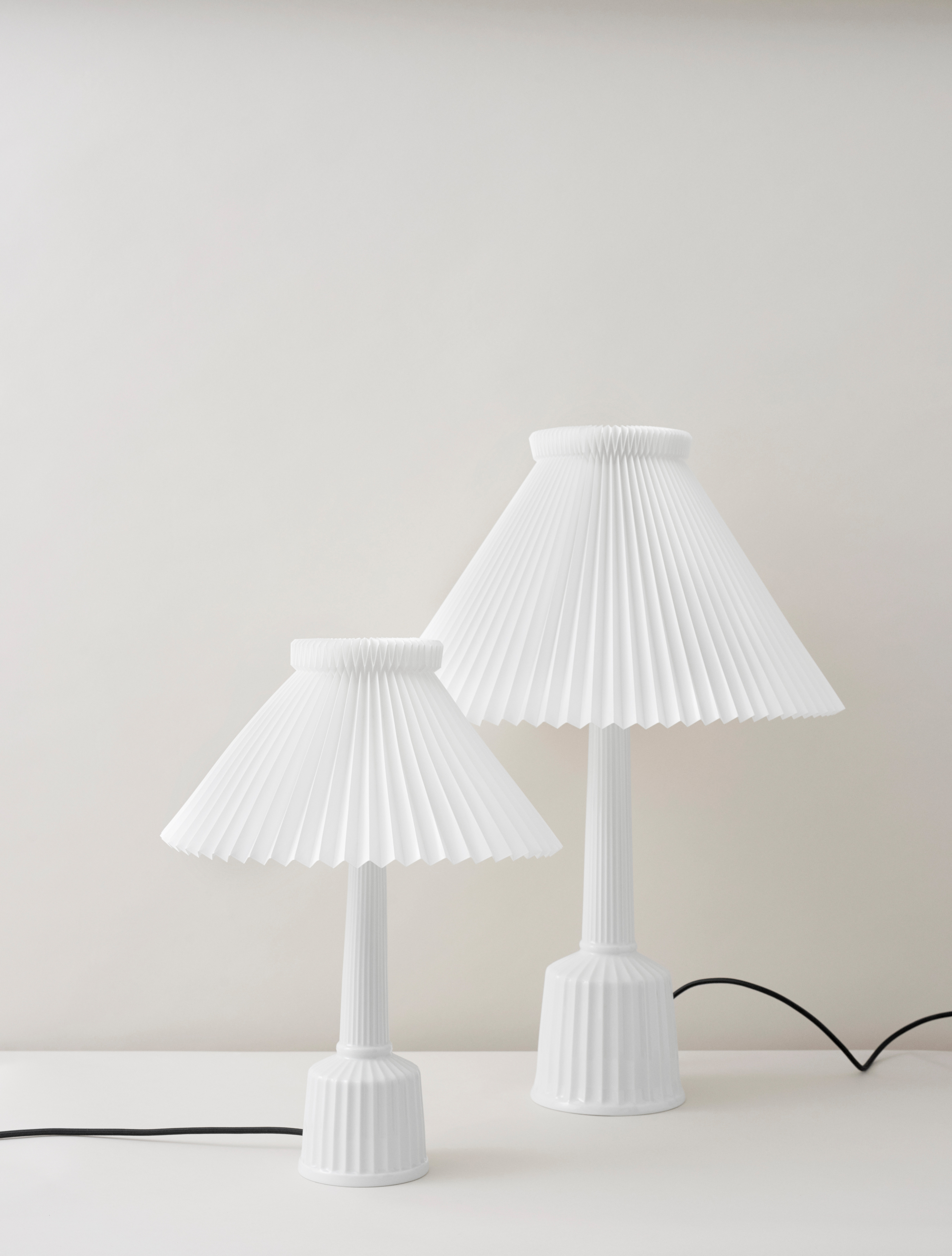 Lampe med lampeskærm fra Lyngby Porcelæng og Le Klint