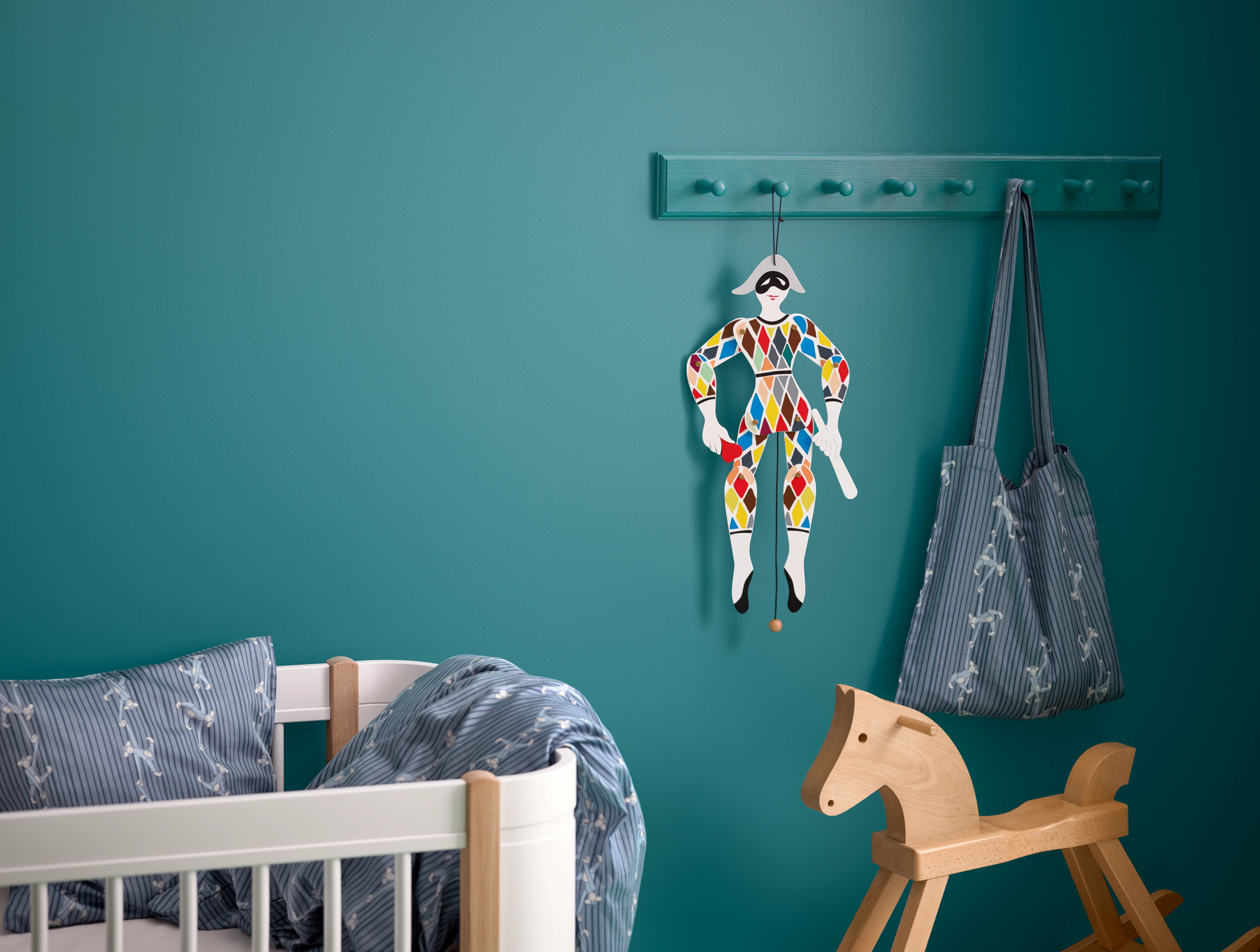 Harlekin Sprellemann H51 fra Kay Bojesen i fargen Multi, laget av Tre