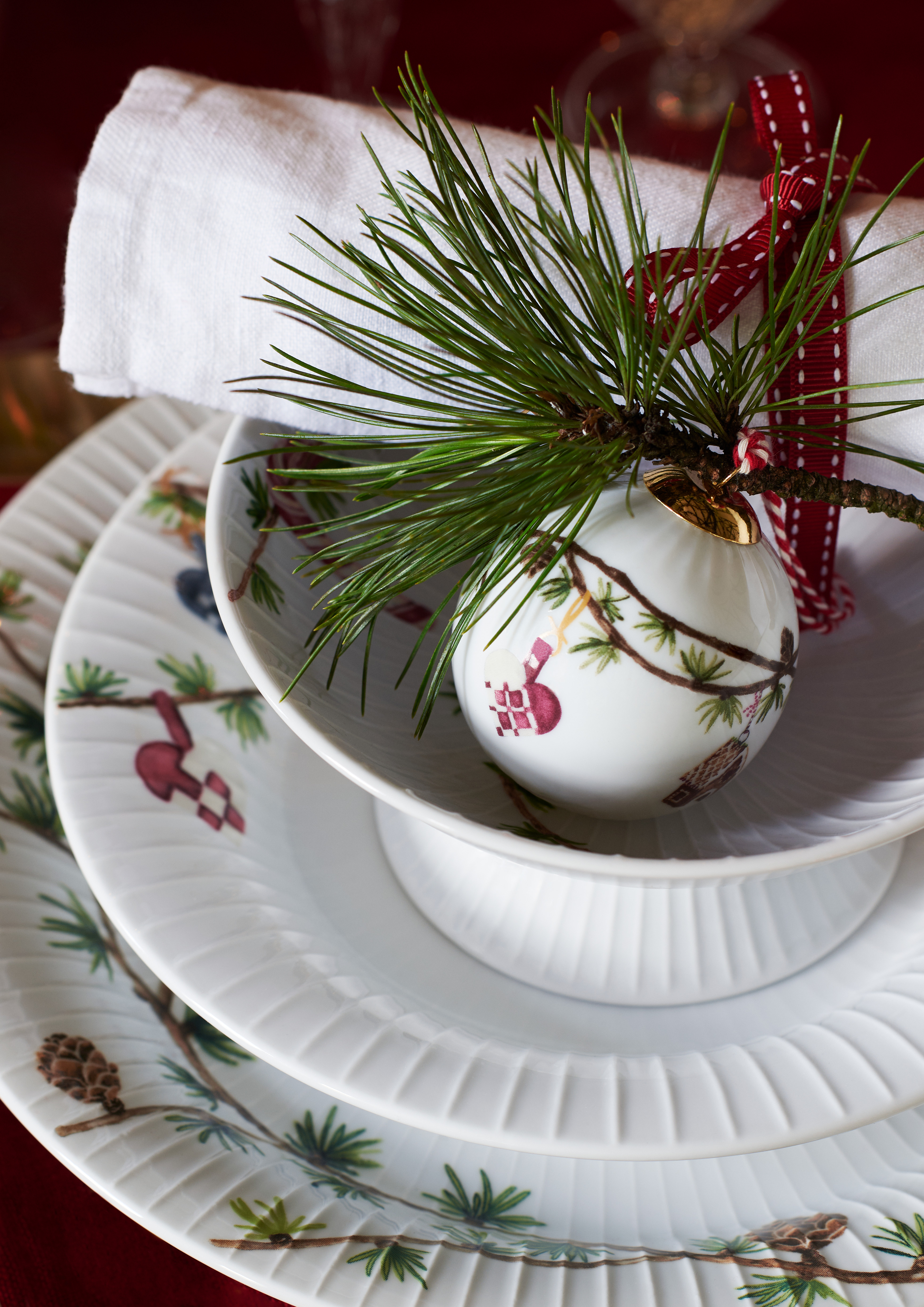 Plates with Christmas motifs from the Kähler Hammershøi Christmas series
