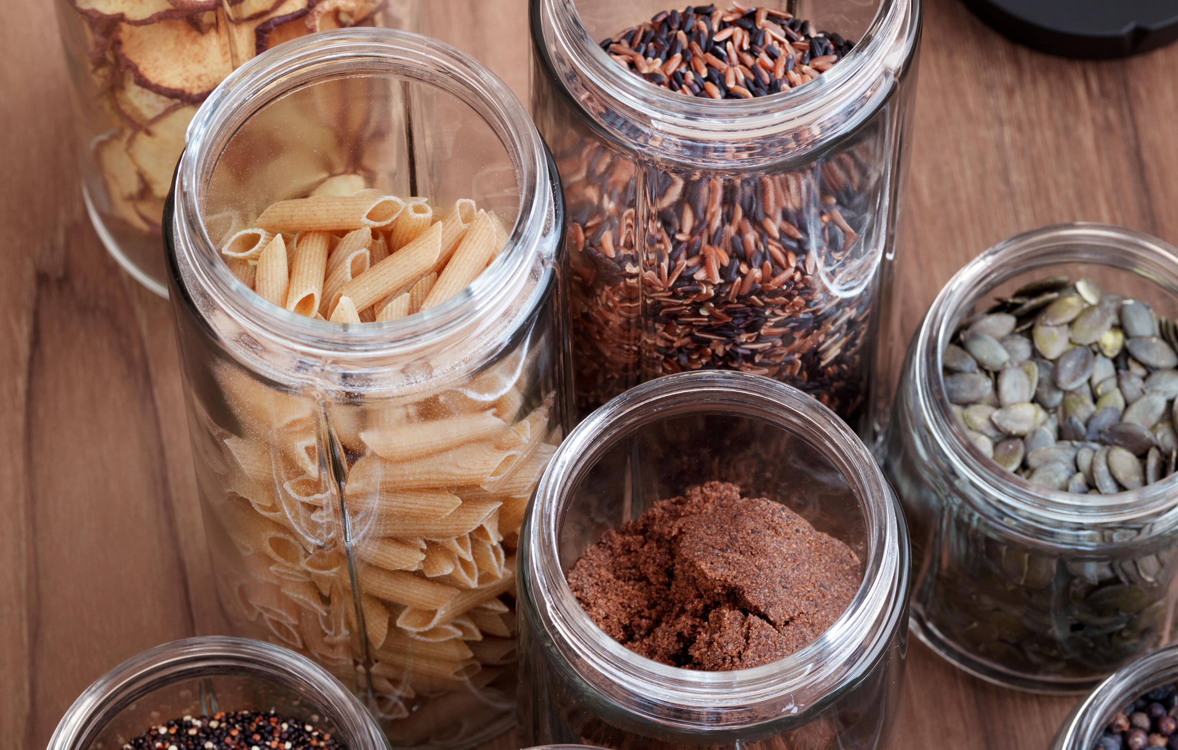 Storage glasses and jars in glass with space for pasta and spices from Rosendahl Gran Cru