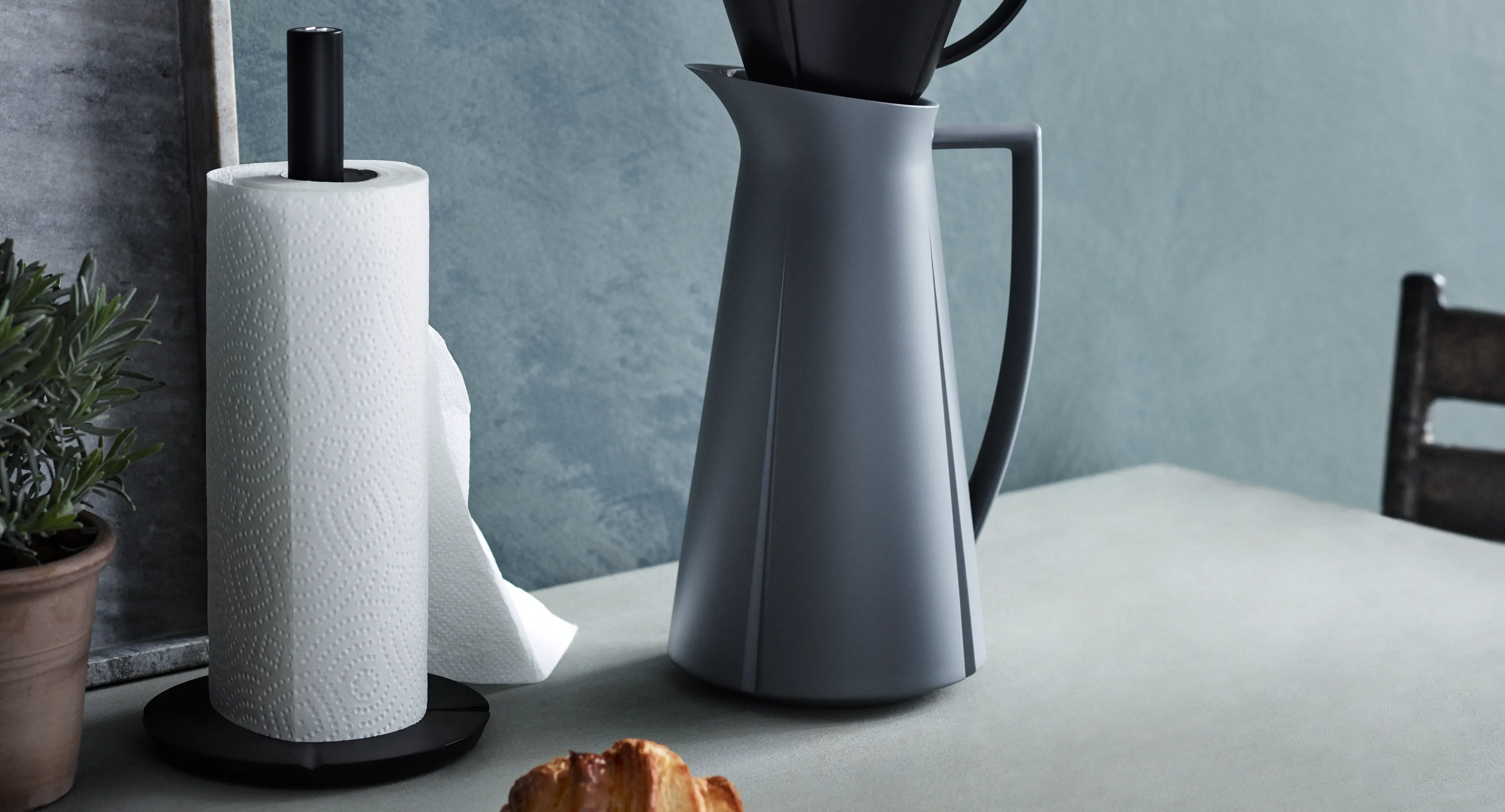 Kitchen roll holder from Rosendahl.