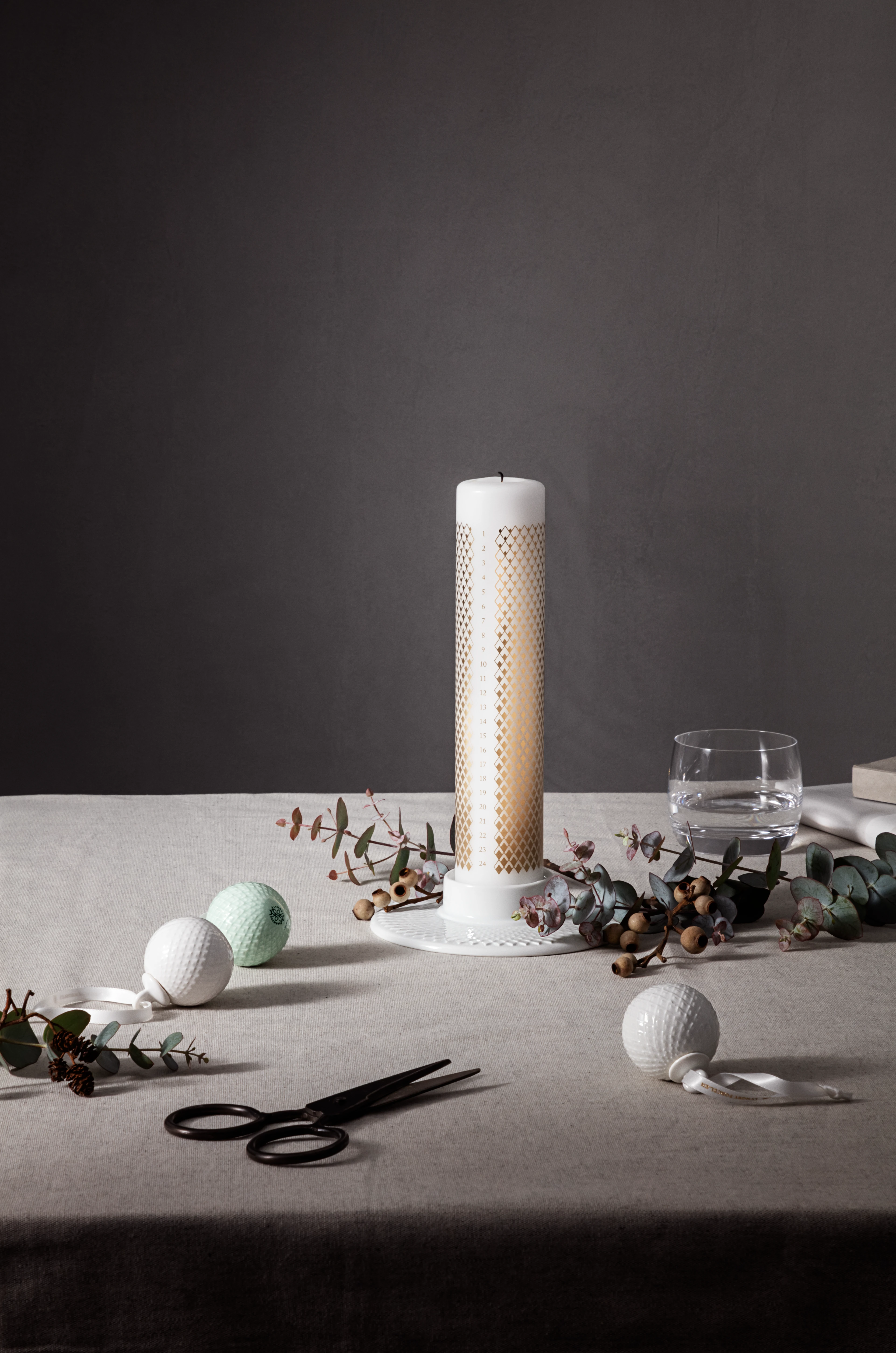 Lyngby Porcelæn Rhombe Kalenderkerze Ø5 cm weiss