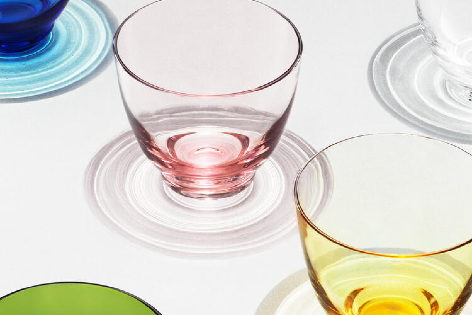 Farvede glas fra serien Flow, Holmegaard