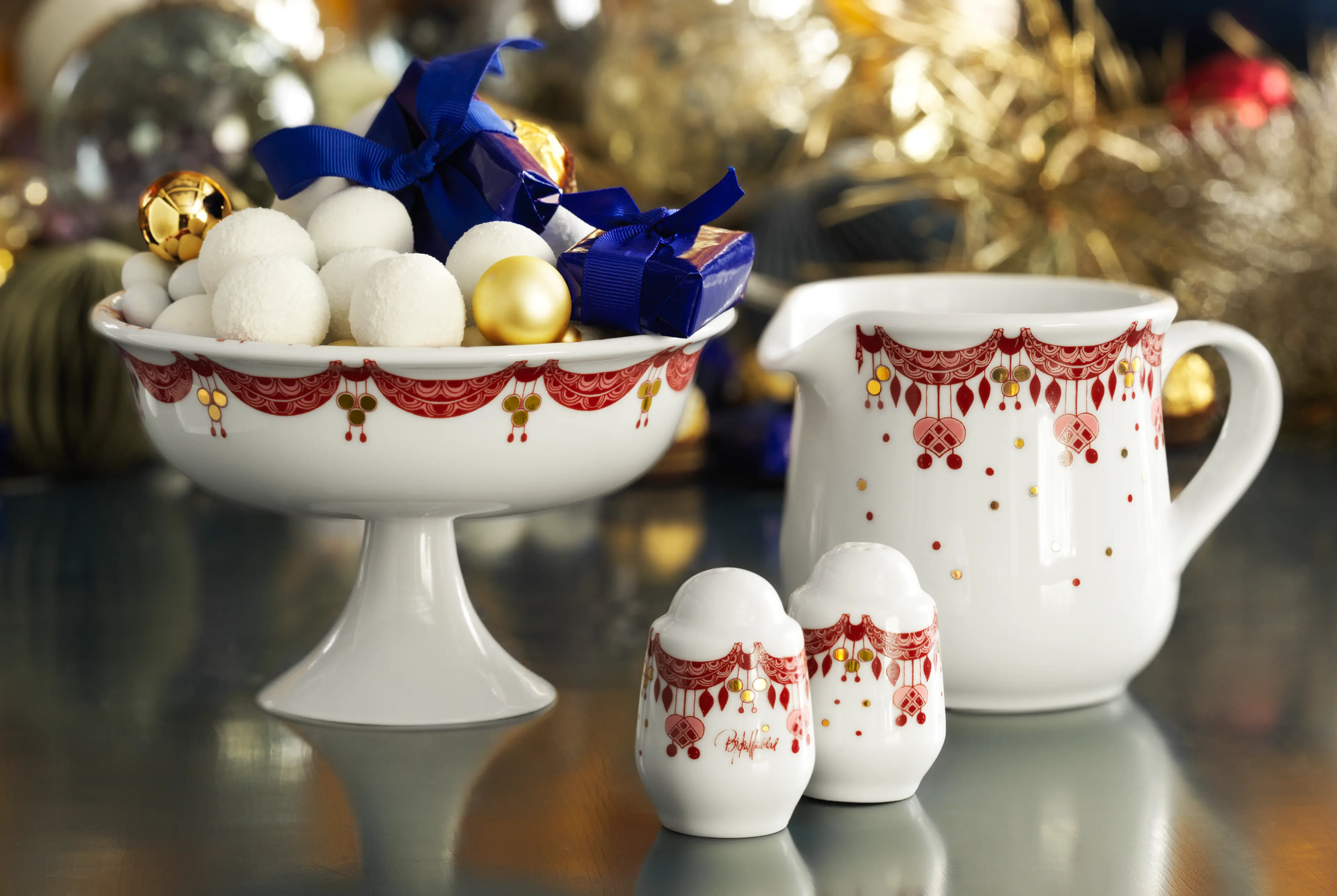 Sauce jug from Bjørn Wiinblad. Christmas frame from Bjørn Wiinblad