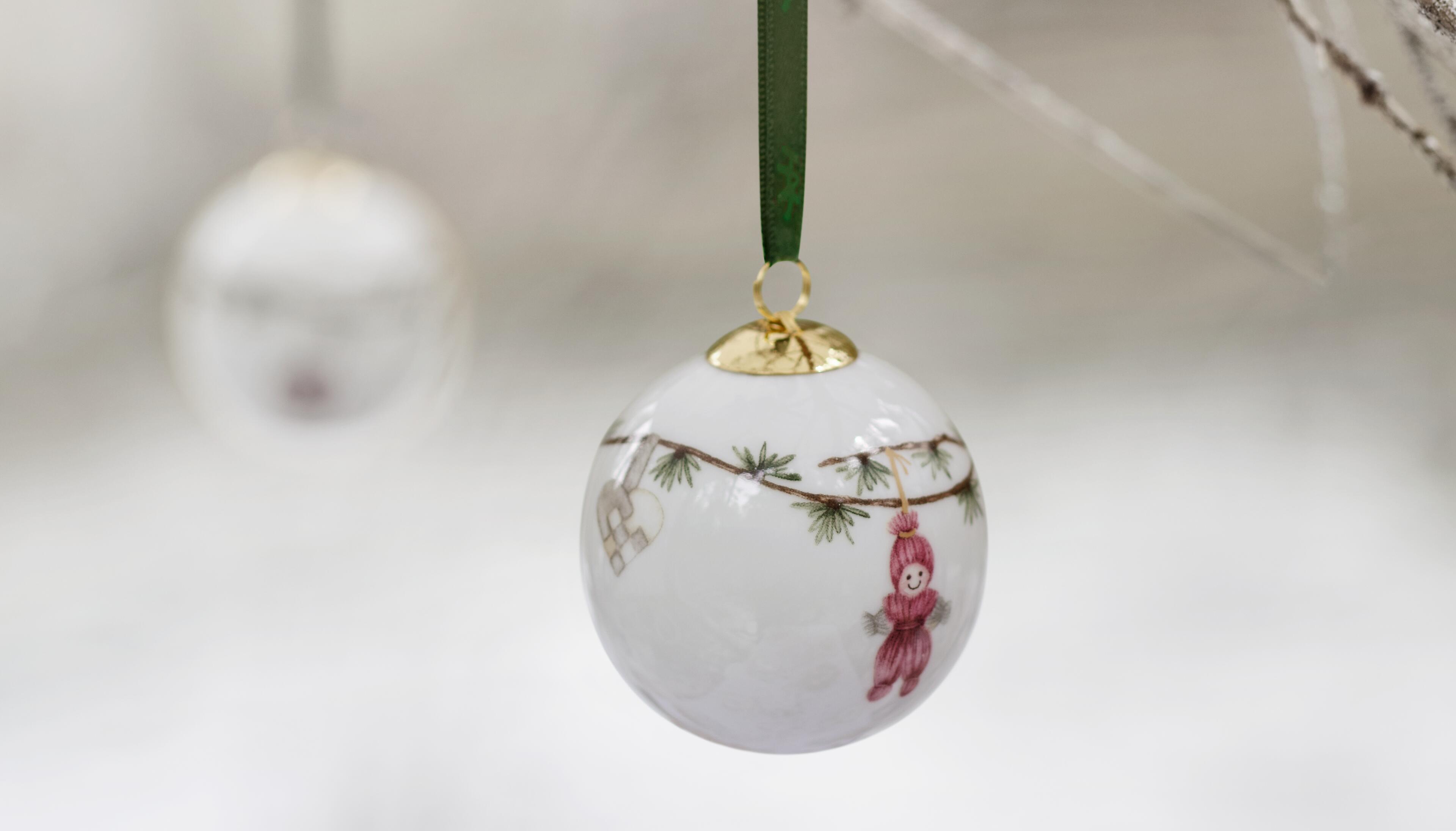 Hammershøi Christmas balls from Kähler.