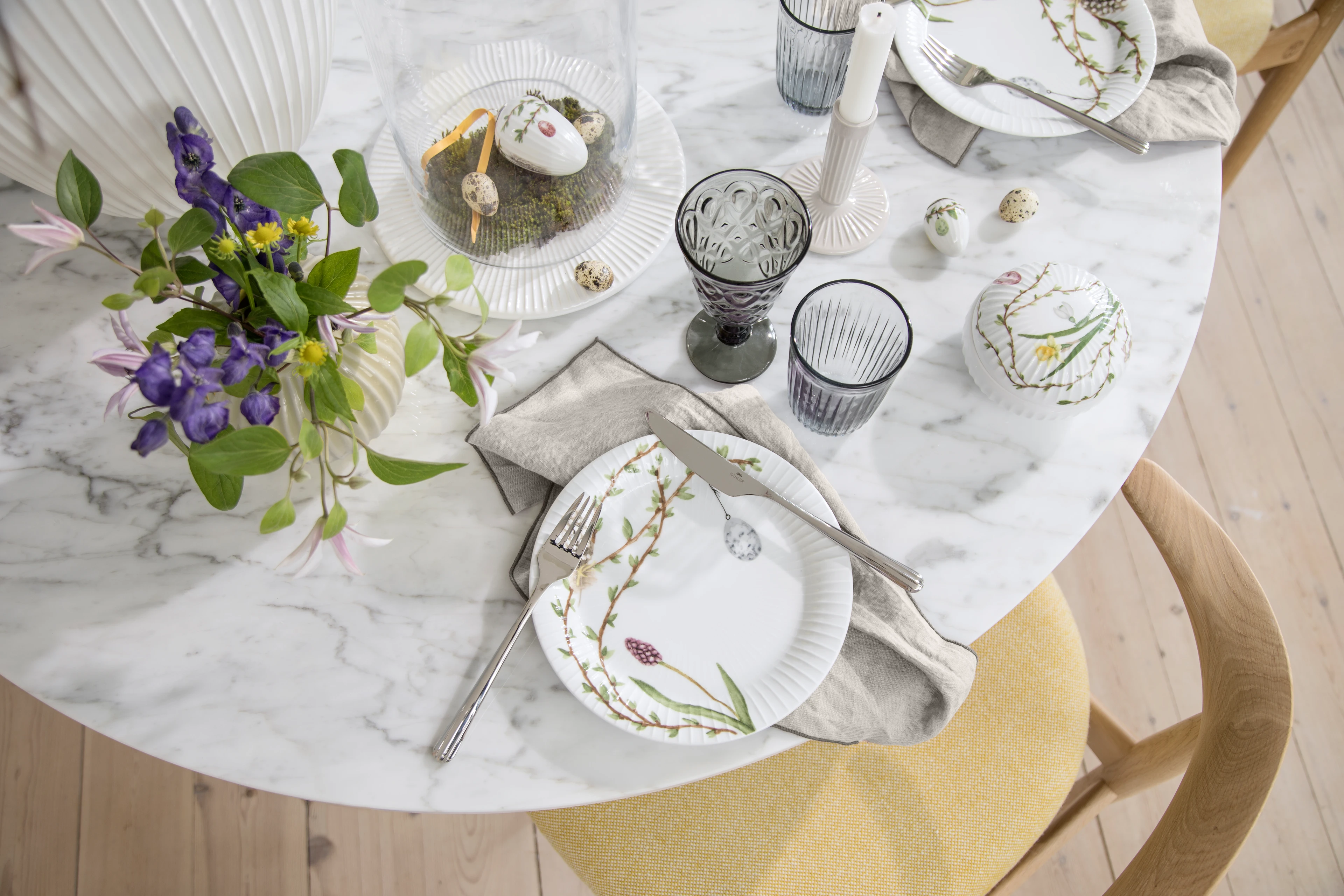 Bonbonniere Ø12 cm from Kähler  in White w. deco color, made of Ceramics