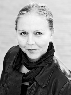Maria Kariis, designer bakom Holmegaards munblåsta 2Lips-vasserie