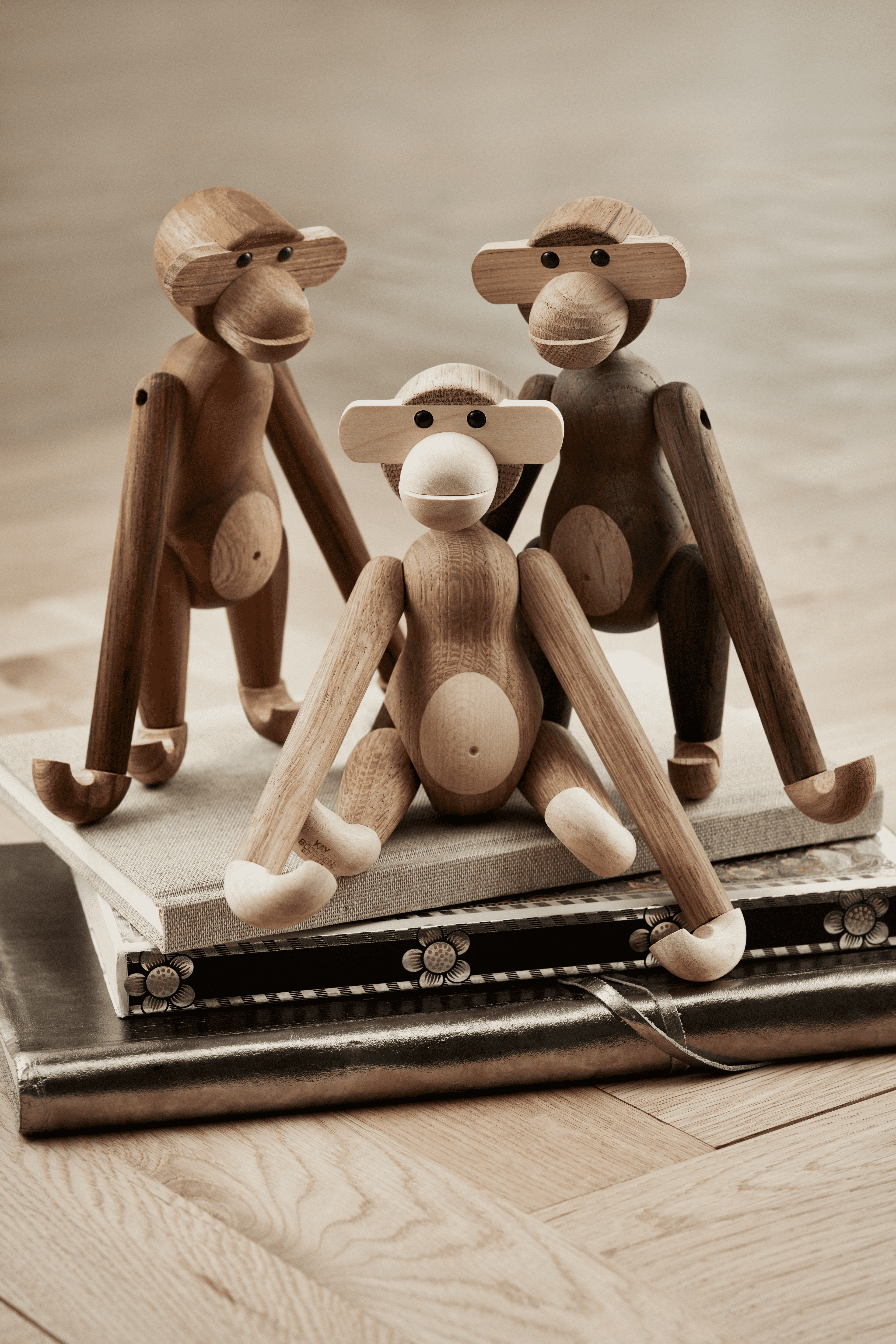 【KAY BOJESEN】Monkey Small スモークドオーク 正規品 Kay Bojesen Monkey small in Oak/Maple from serie Monkey