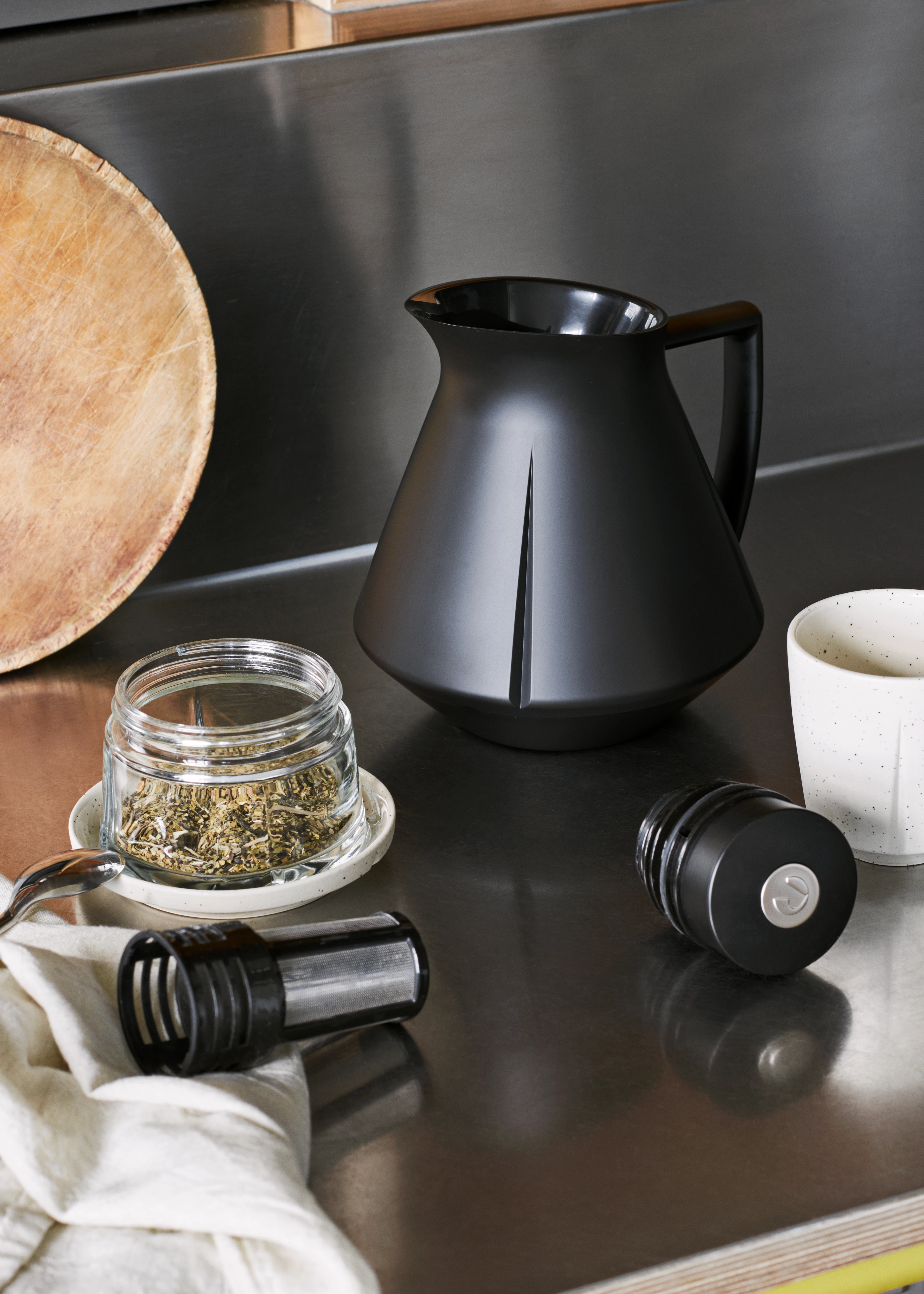 Tea Thermo 1,0 l from Rosendahl in Black color, made of Plastic