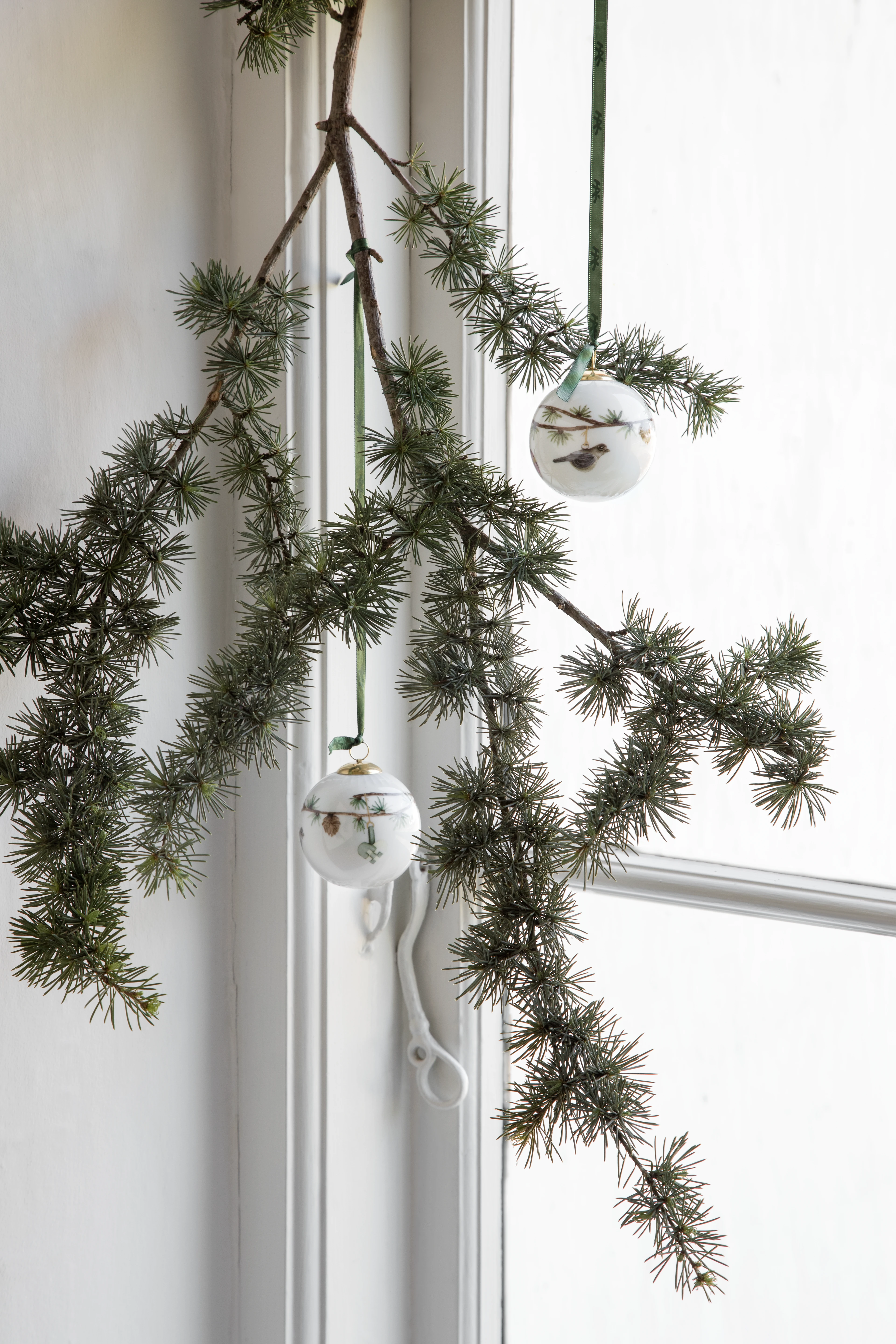 Bauble 2019 Ø6 cm from Kähler  in White w. deco color, made of Ceramics