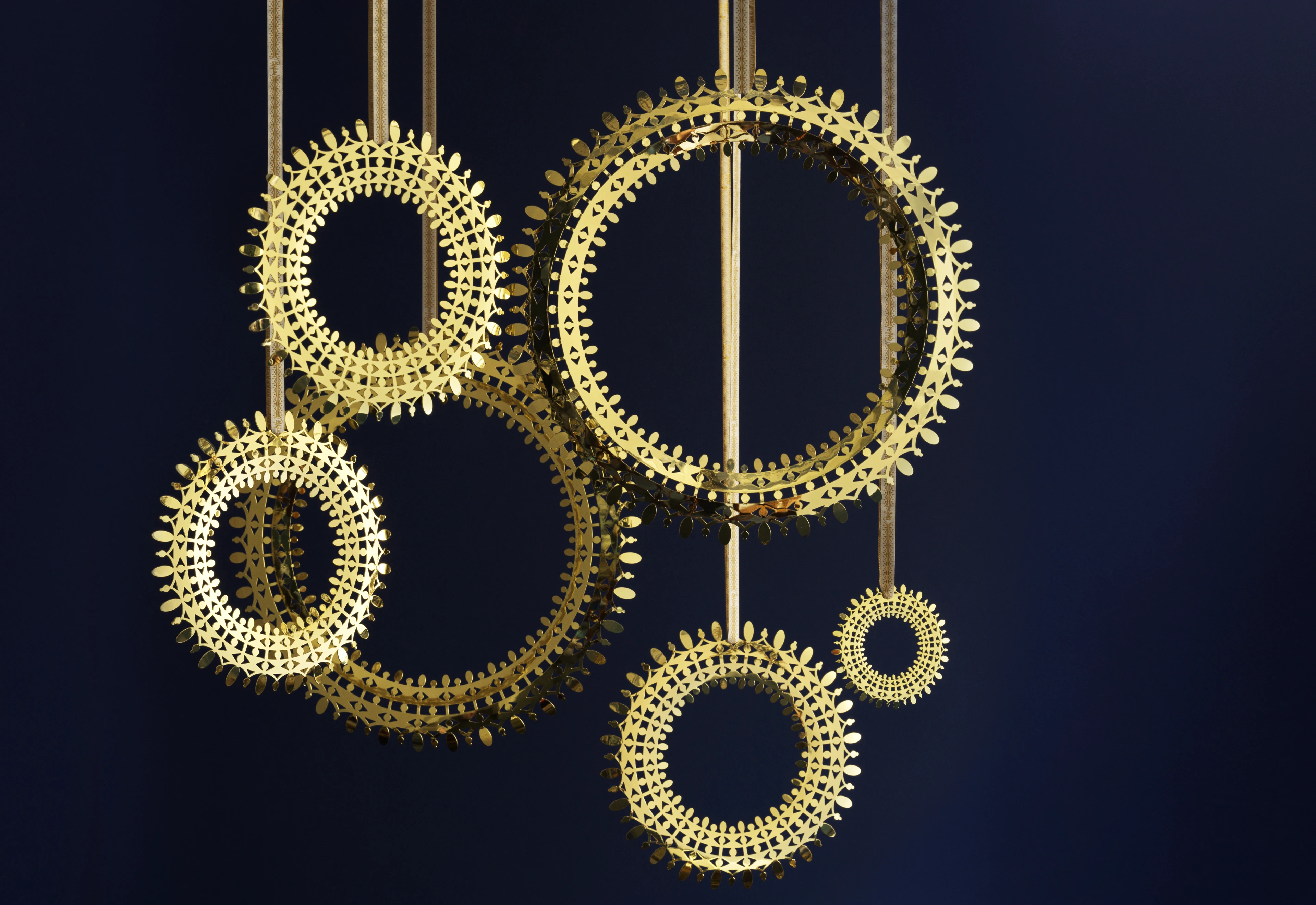 Garland Ø25 cm from Bjørn Wiinblad in Gold Plated color, made of Metal