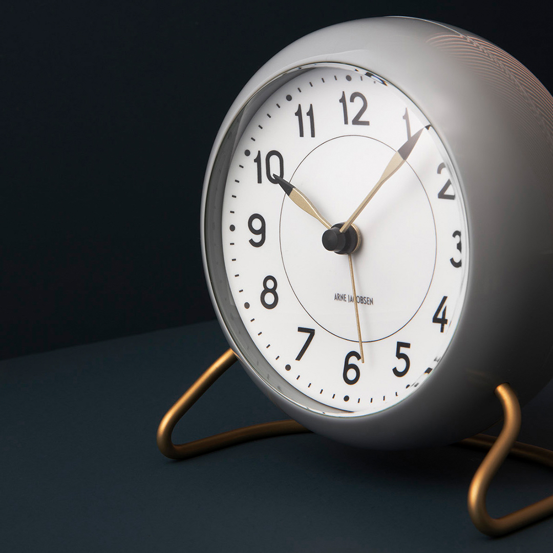 Arne Jacobsen Clocks - Full range of Arne Jacobsen watches