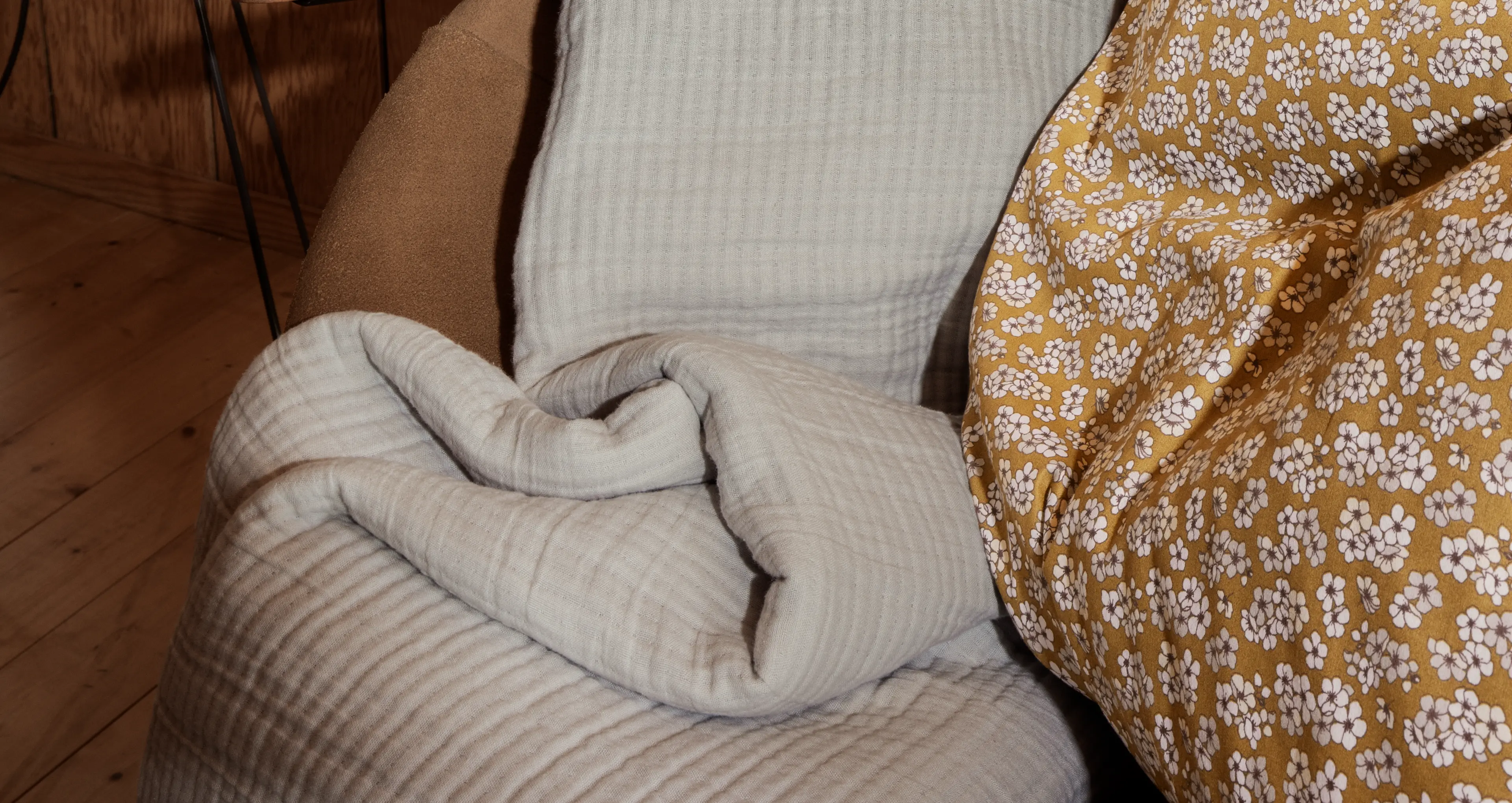 Plaids and rugs from JUNA in patterned and plain fabric