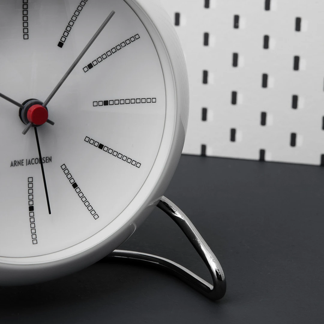 Table clock Ø11 cm from Arne Jacobsen in White color, made of Plastic