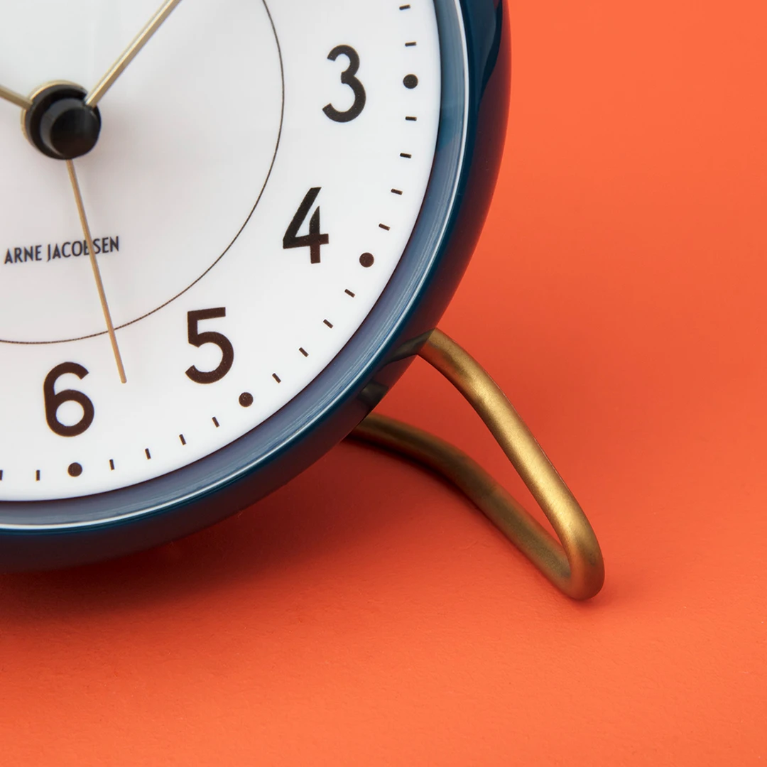 Arne Jacobsen Clocks Tischuhr Ø11 cm in Petrol/Weiss