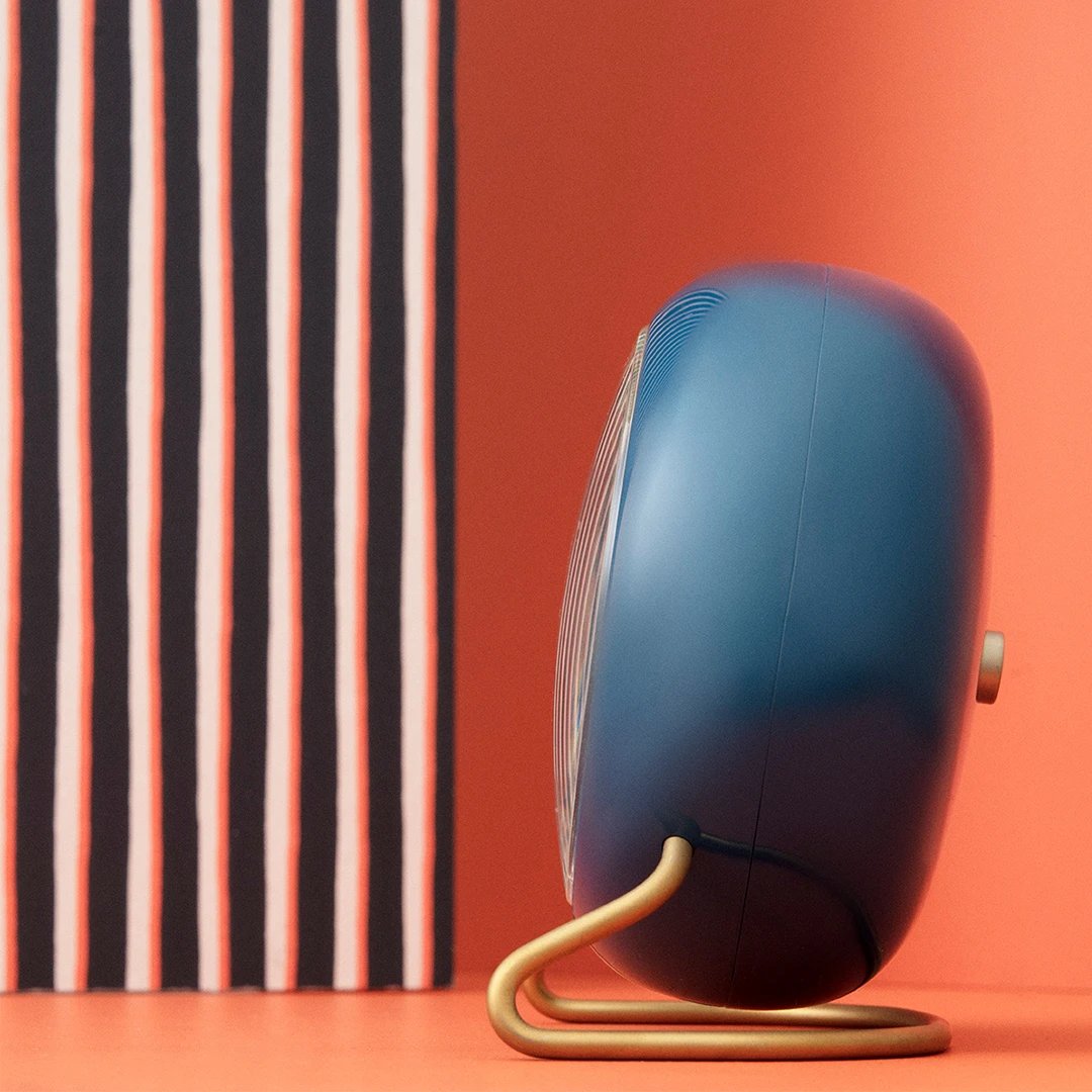 Table clock Ø11 cm from Arne Jacobsen in Teal/White color, made of Plastic