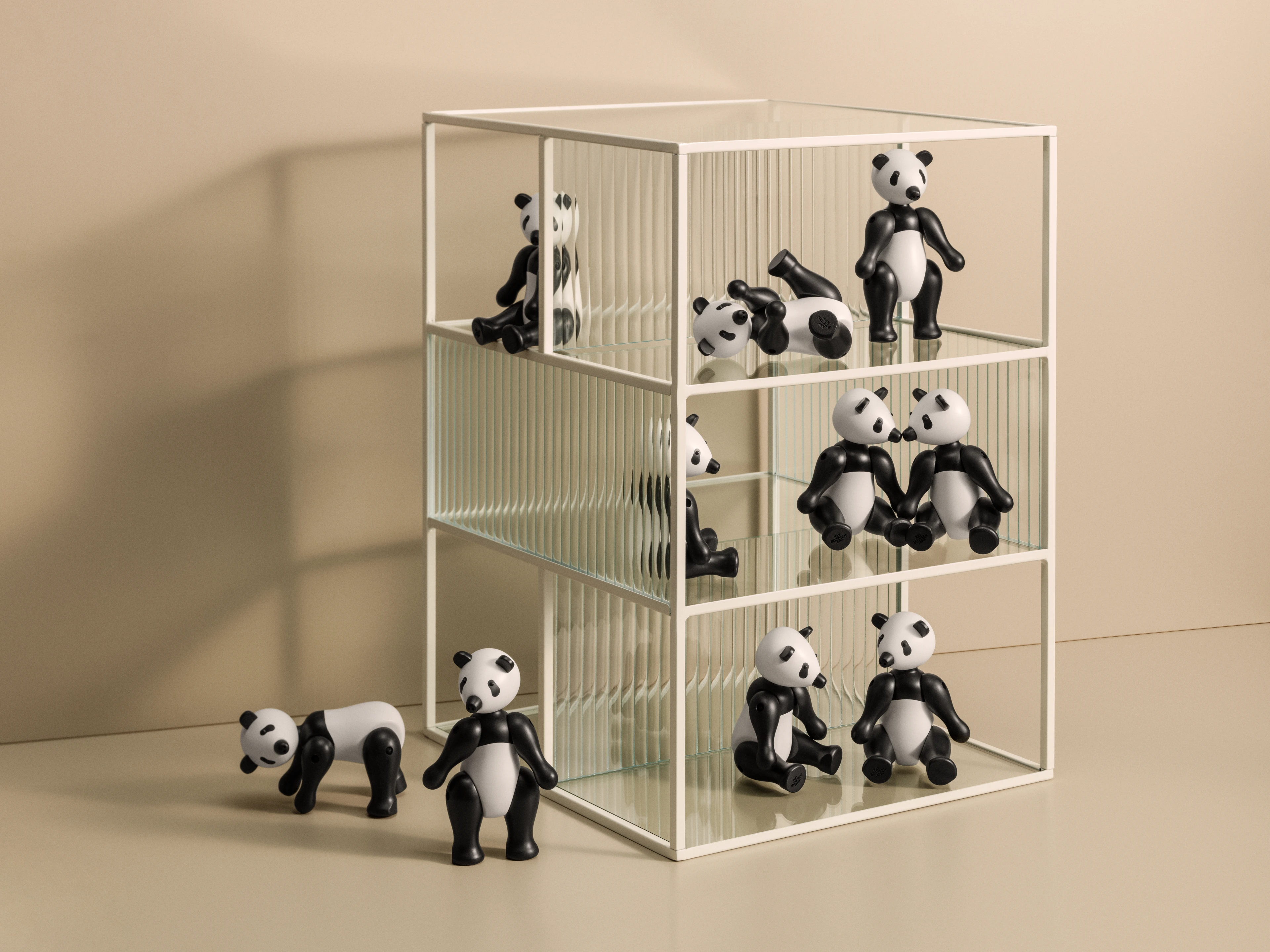 Panda WWF 2019 liten från Kay Bojesen i färgen Svart/Vit, tillverkad av Trä