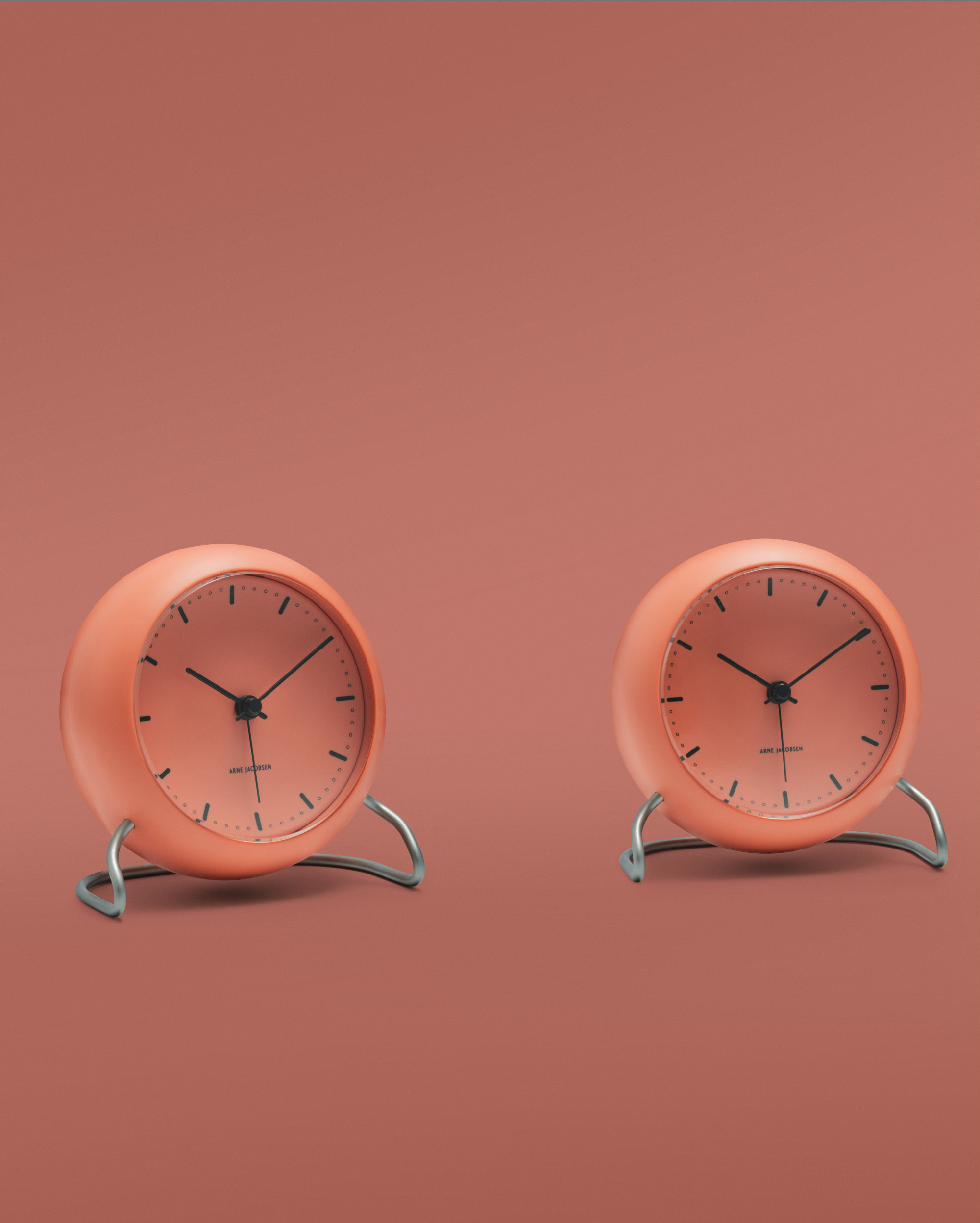 Arne Jacobsen Clocks fri fragt