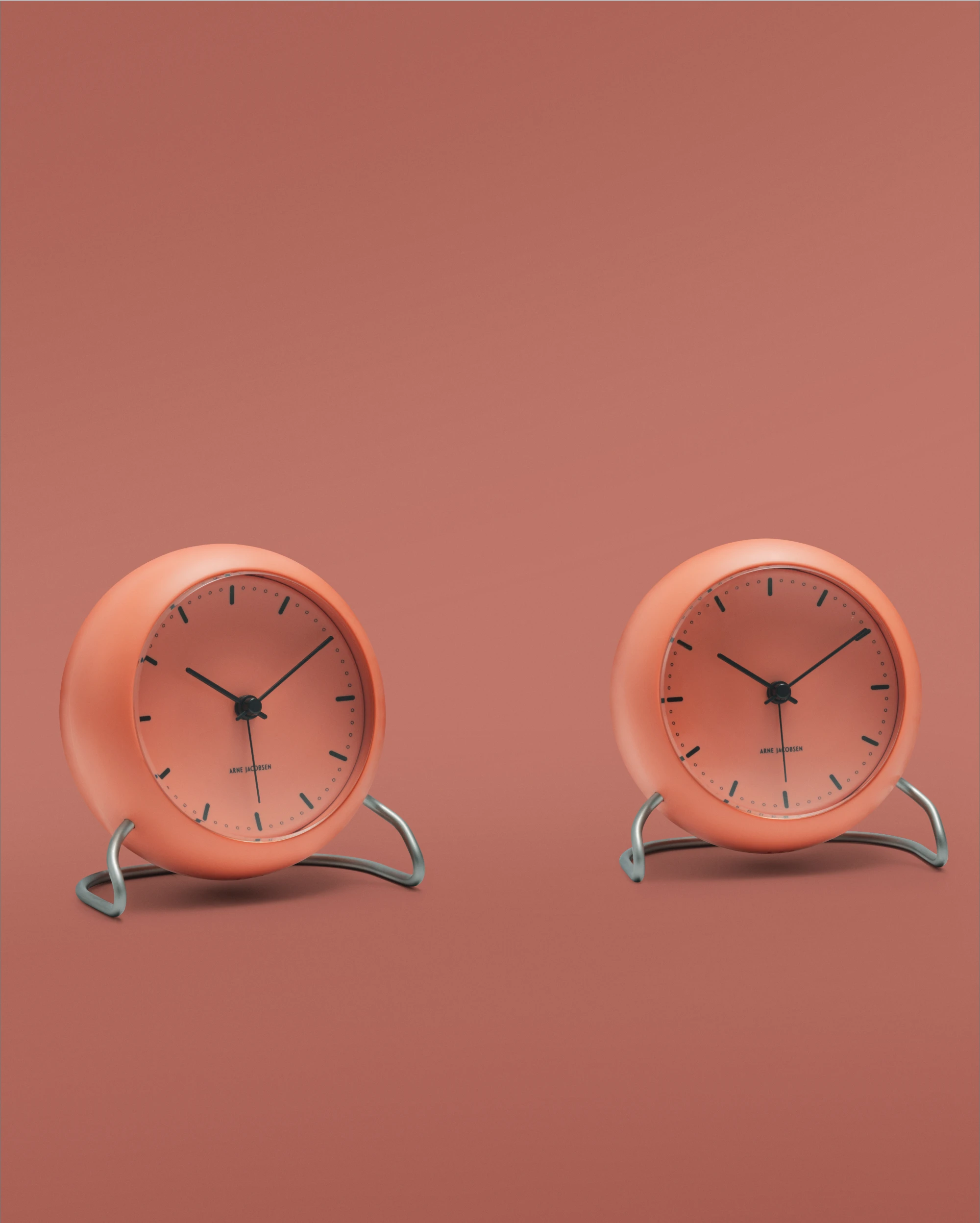 Arne Jacobsen Clocks fri fragt