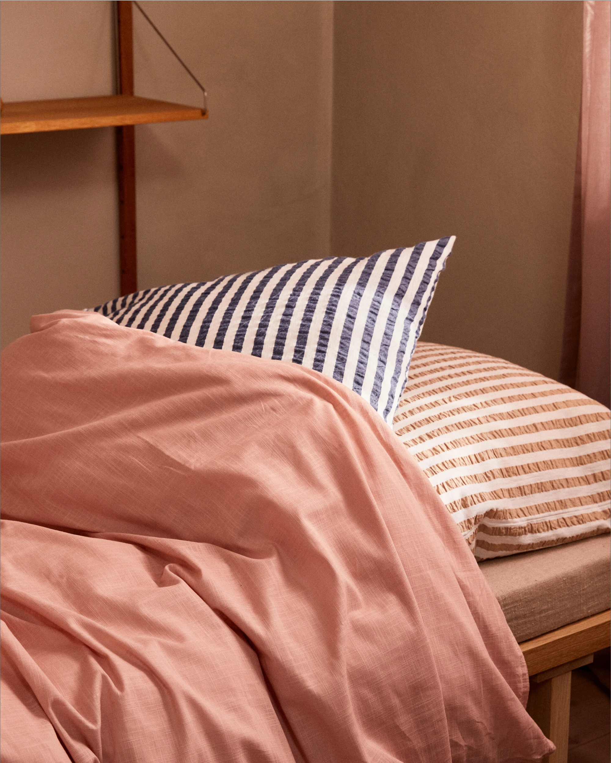 Delivery within 2-5 business days