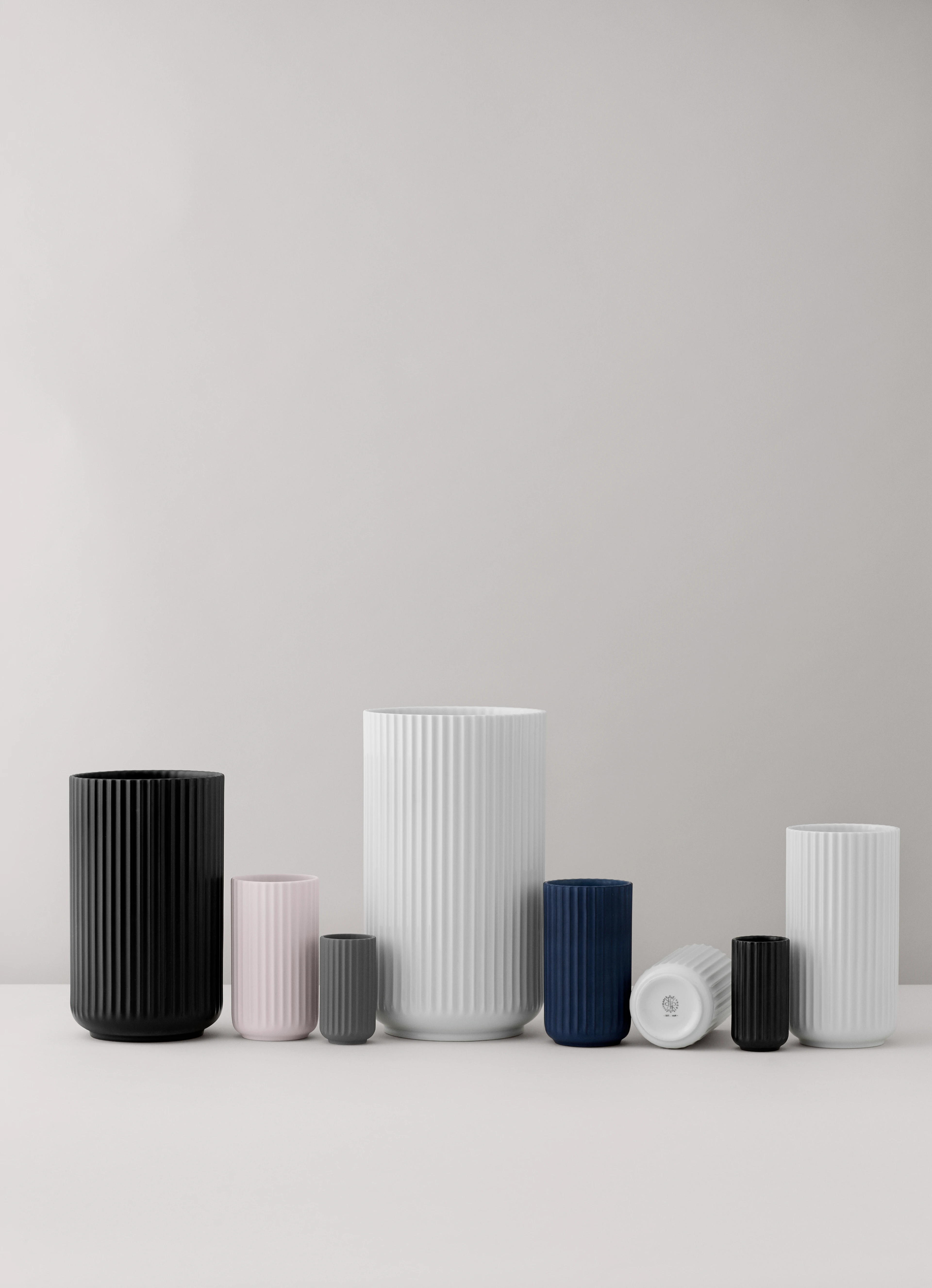 Vase H31 cm fra Lyngby Porcelæn i fargen Sort, laget av Keramikk