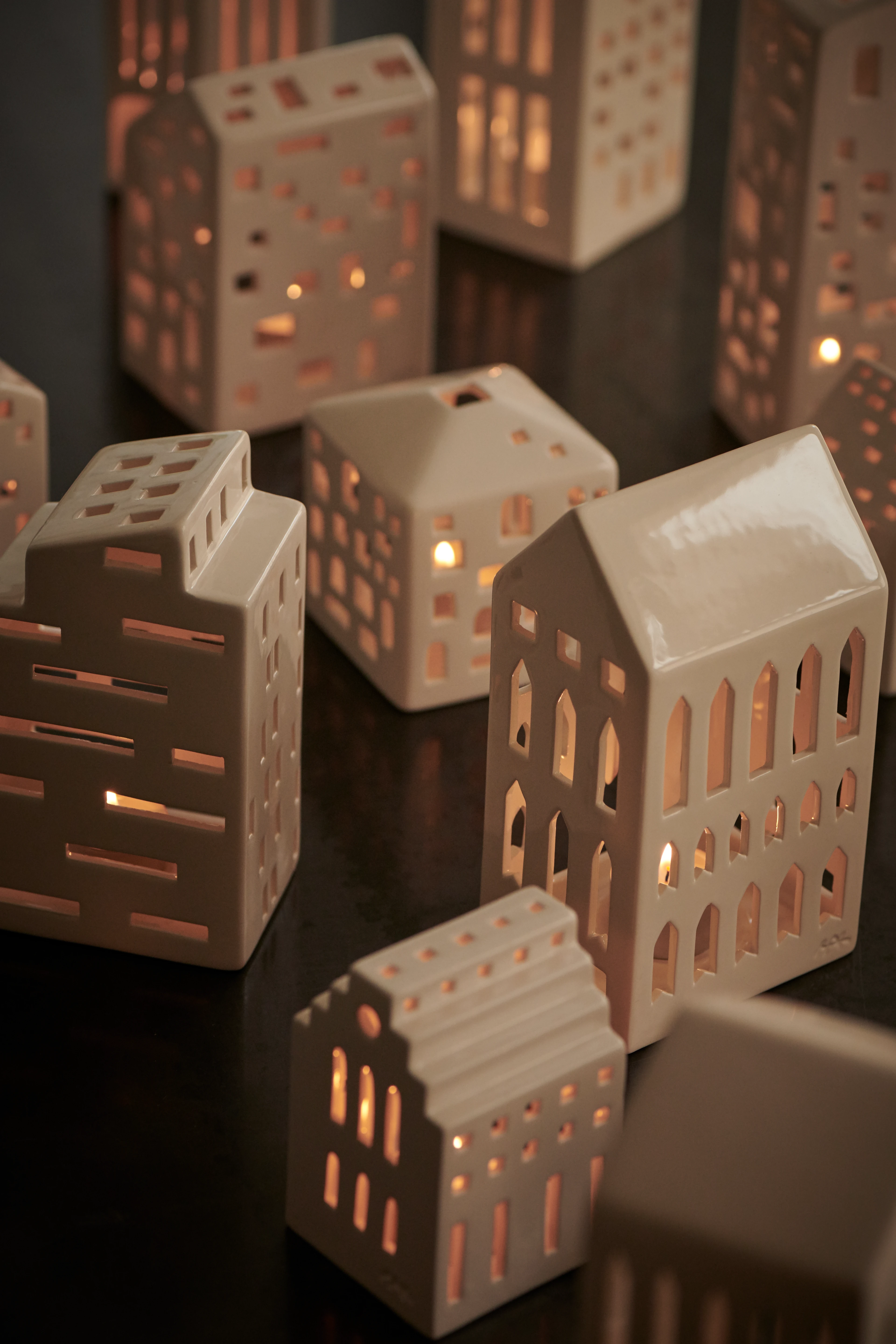 Lichthaus Church H18 von Kähler in der Farbe Weiss, hergestellt aus Keramik