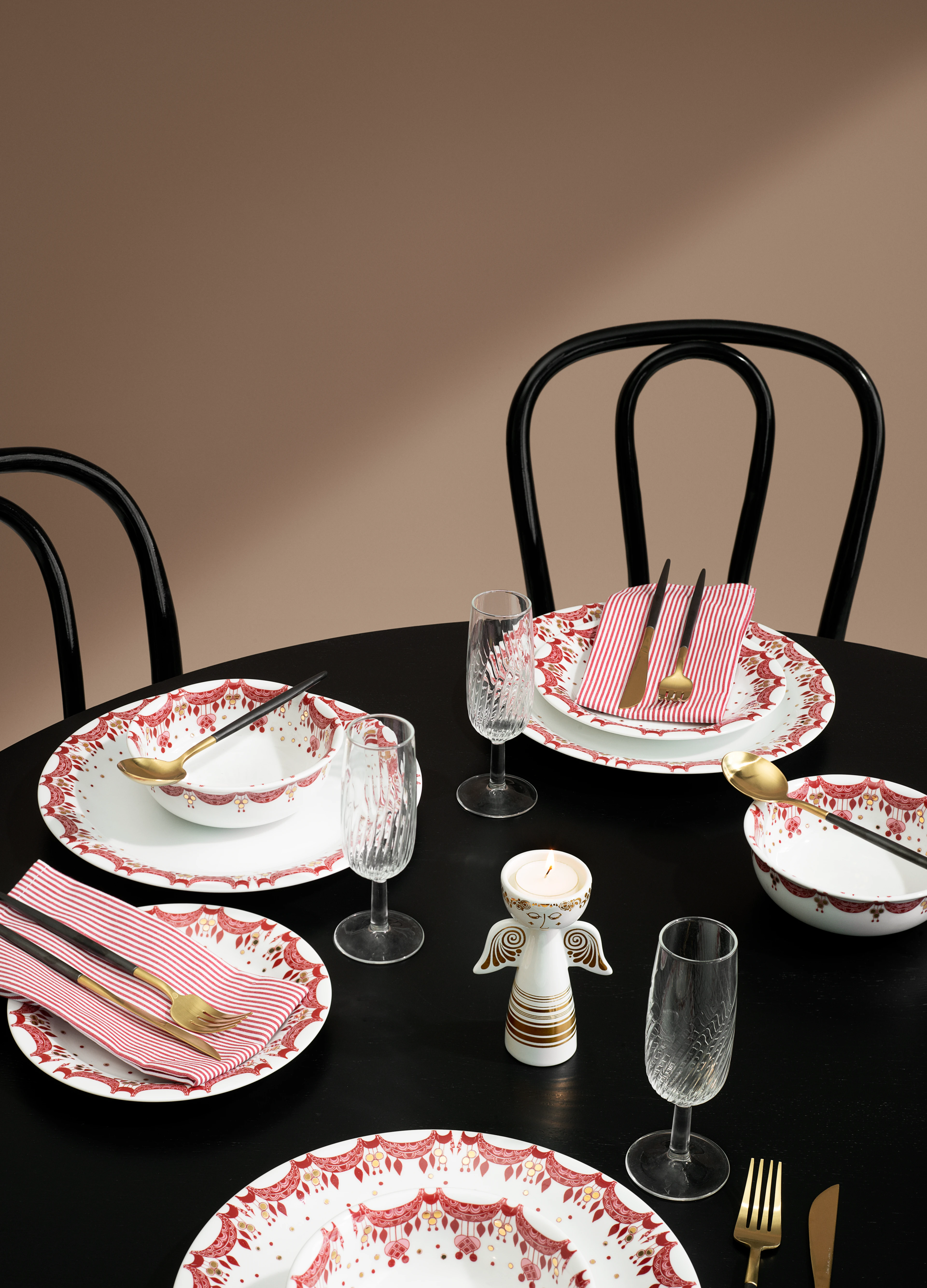 Bjorn Winnblad クリスマスプレート ウィンブラッド 箱付 Bjørn Wiinblad Christmas Plate Ø28.5 cm in Red