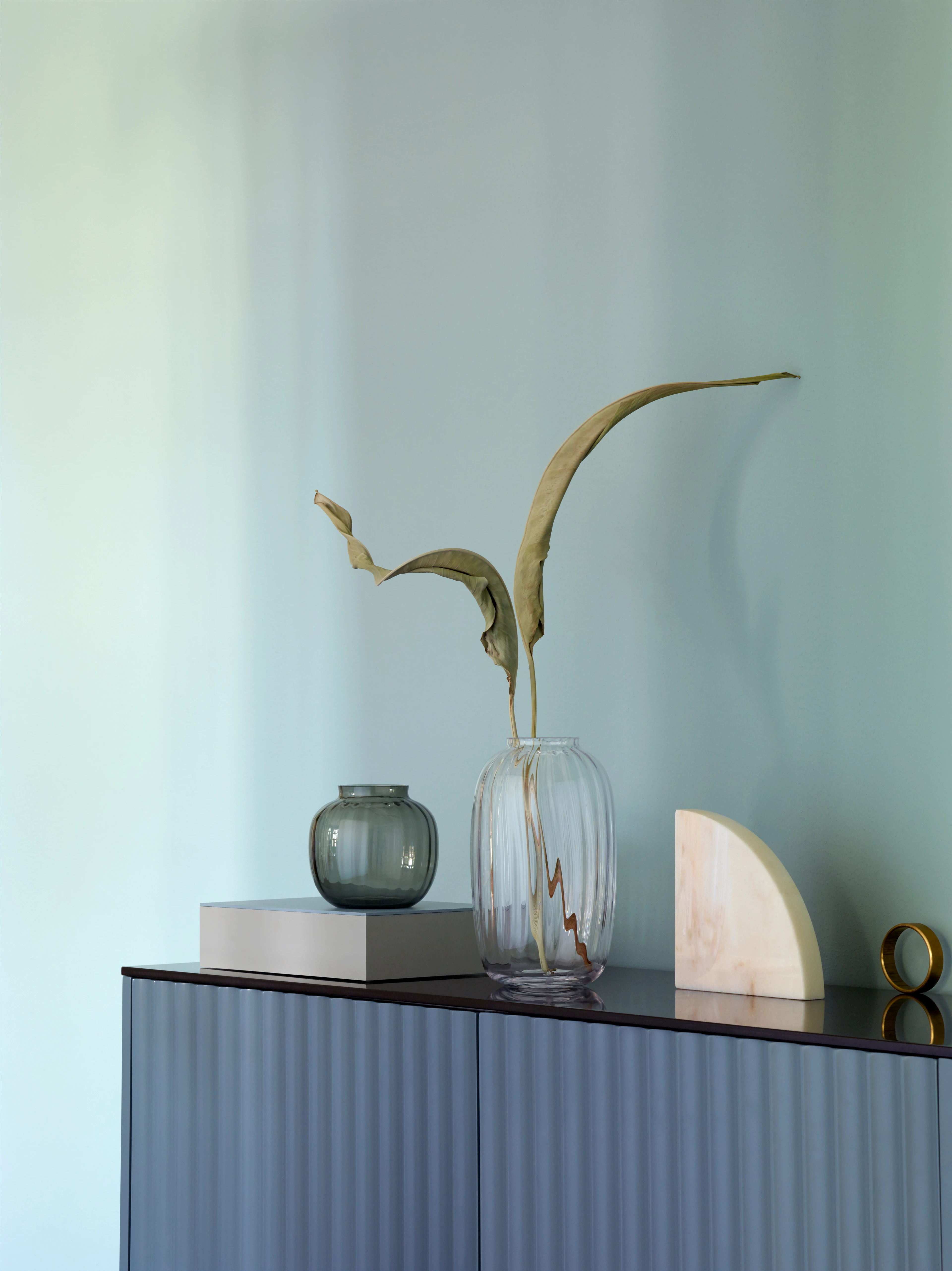 Vase H12.5 cm fra Holmegaard i farven Smoke, lavet af Glas