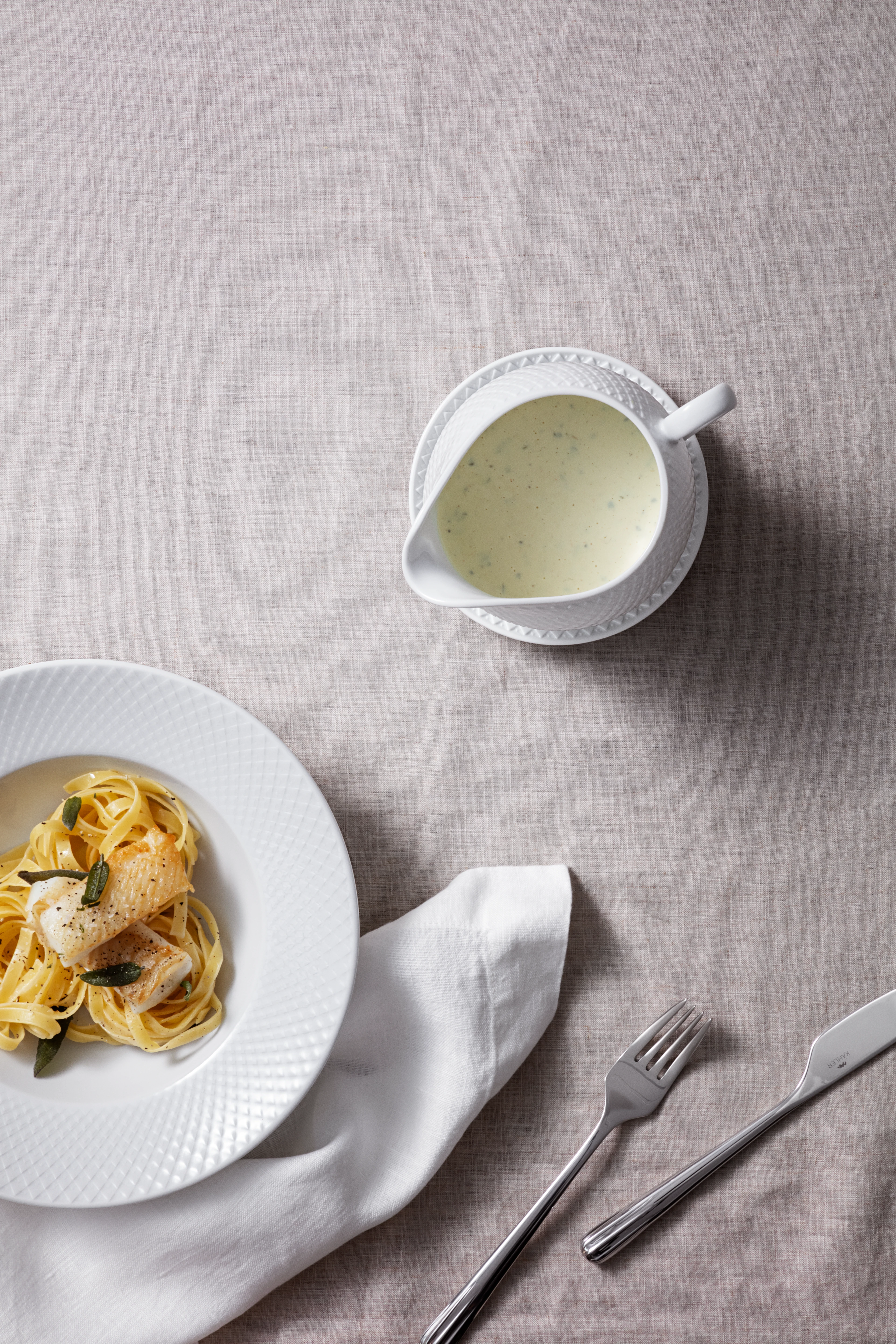 Sausekanne 67 cl fra Lyngby Porcelæn i fargen Hvit, laget av Keramikk