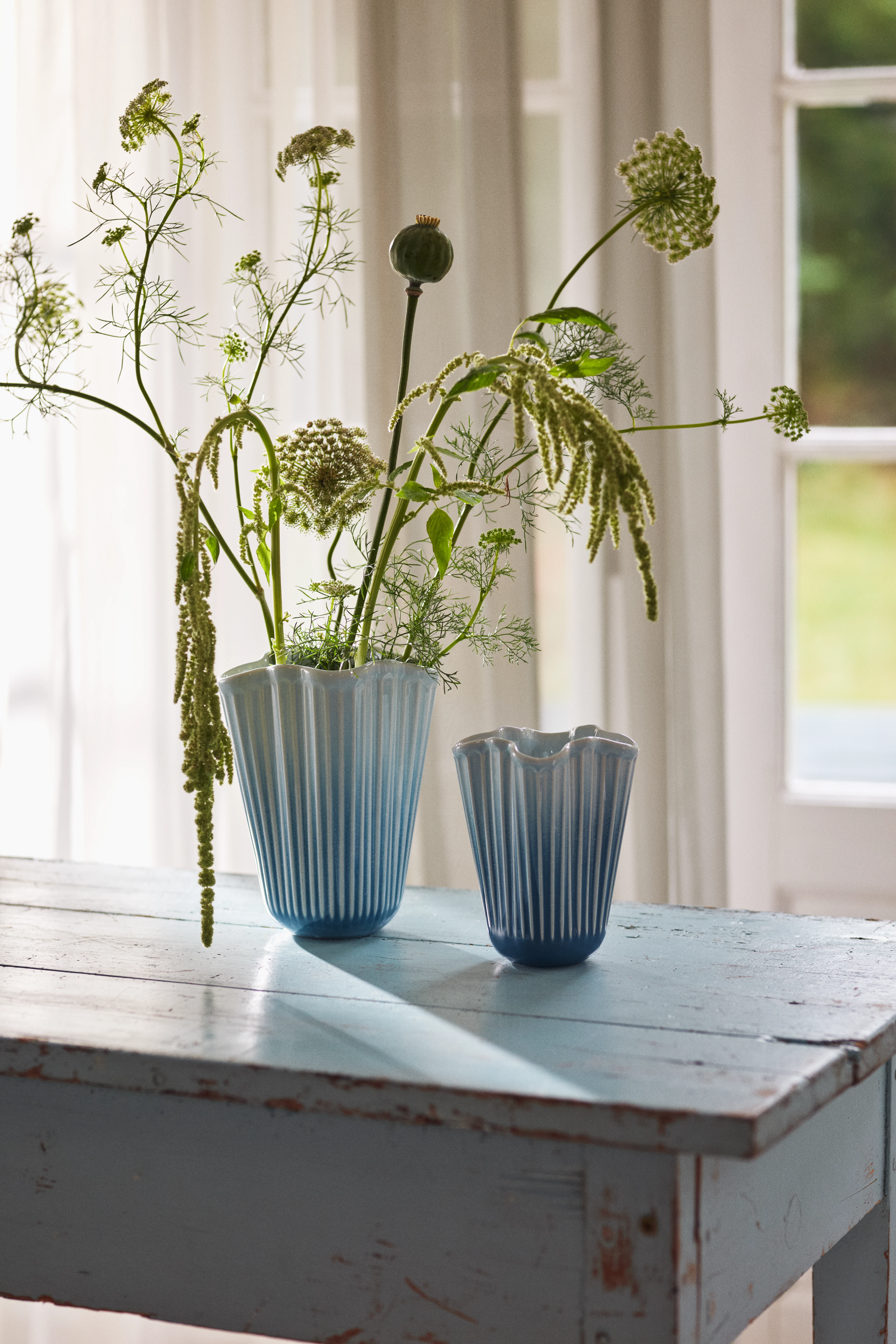 Unfold Vase H16.5 cm fra Kähler i farven Blå, lavet af Keramik