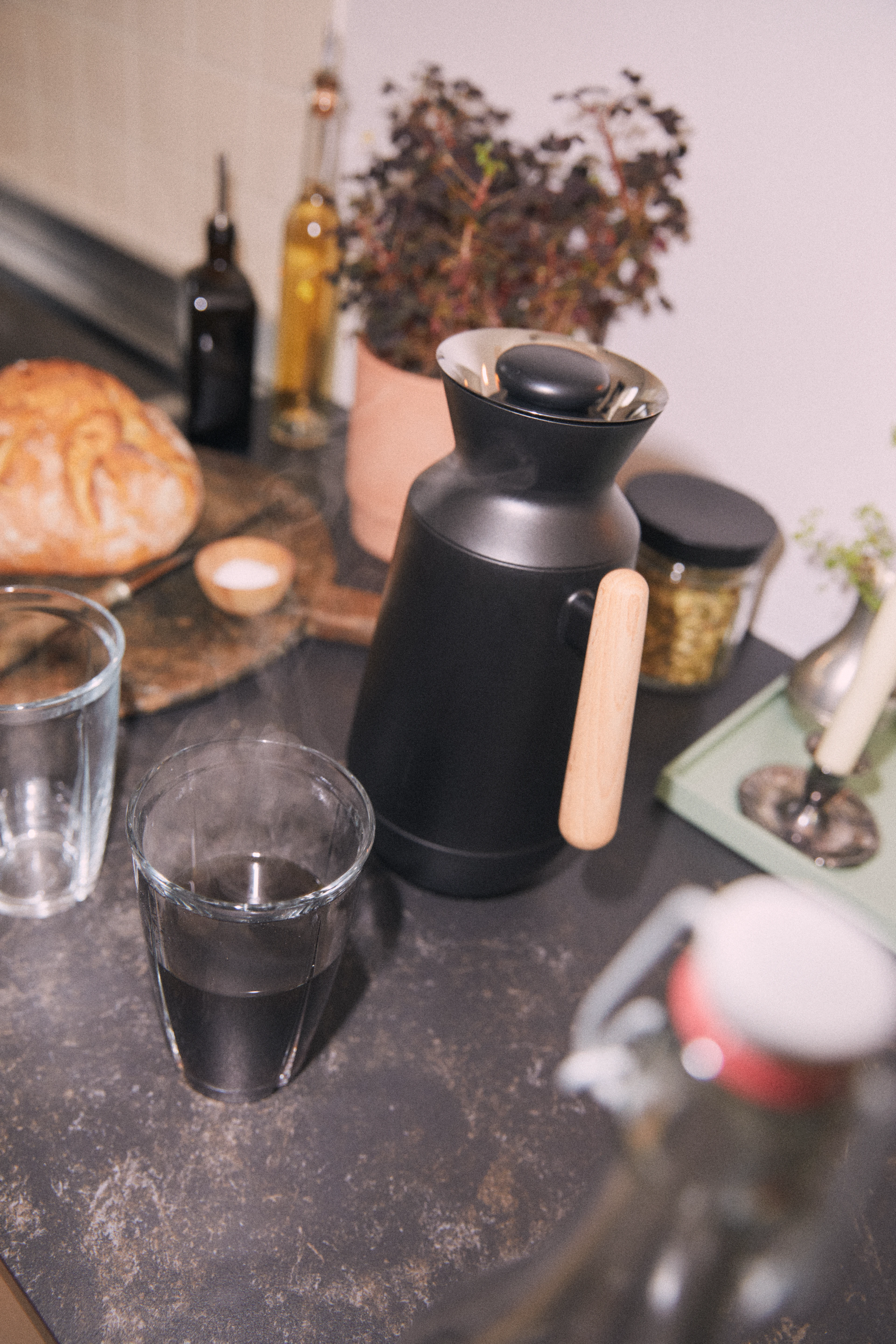 DayBreak Termokanne tall 1,0 l fra Rosendahl i fargen Sort, laget av Plast