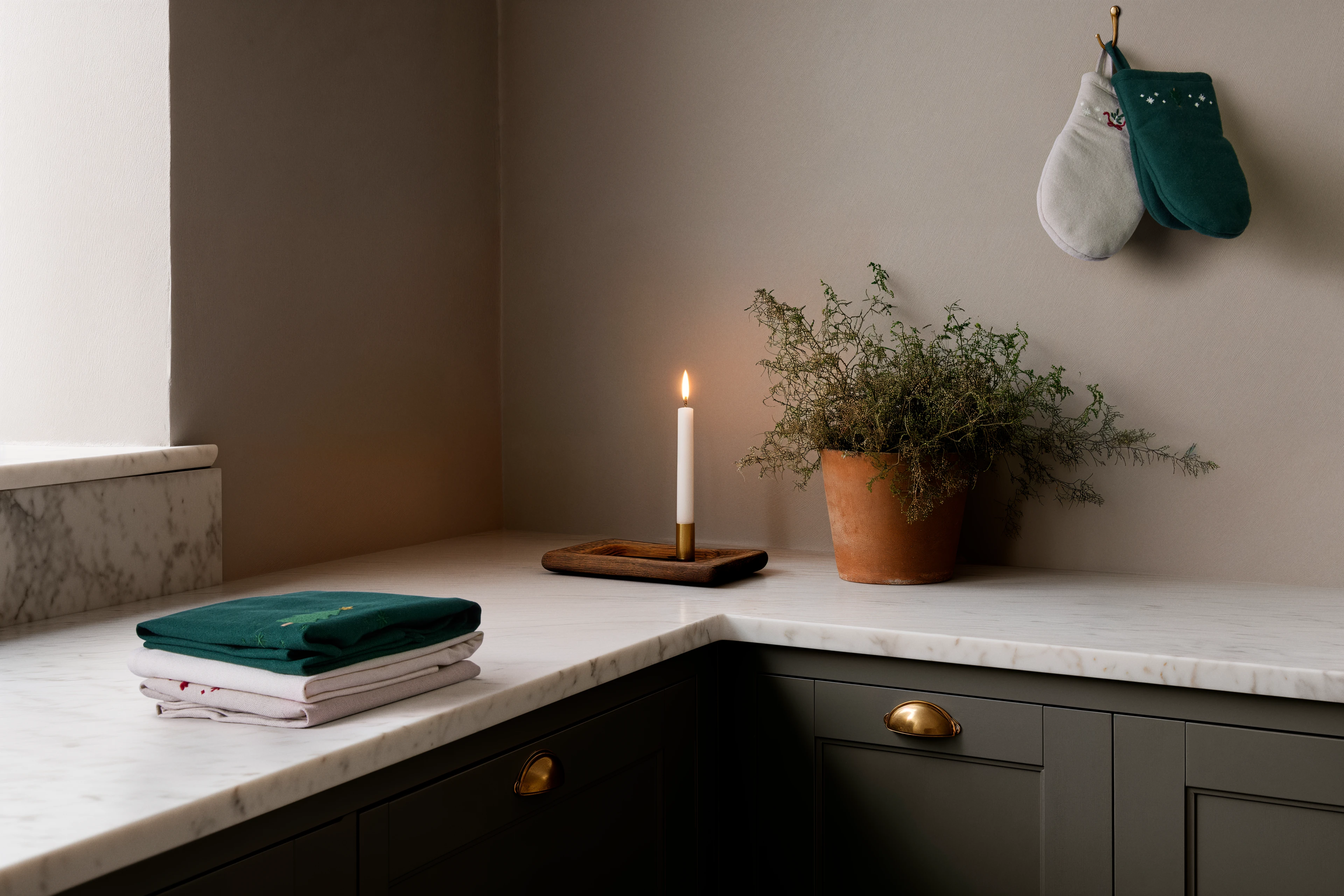 Ovnhandske fra JUNA i farven Grøn, lavet af Bomuldsblanding