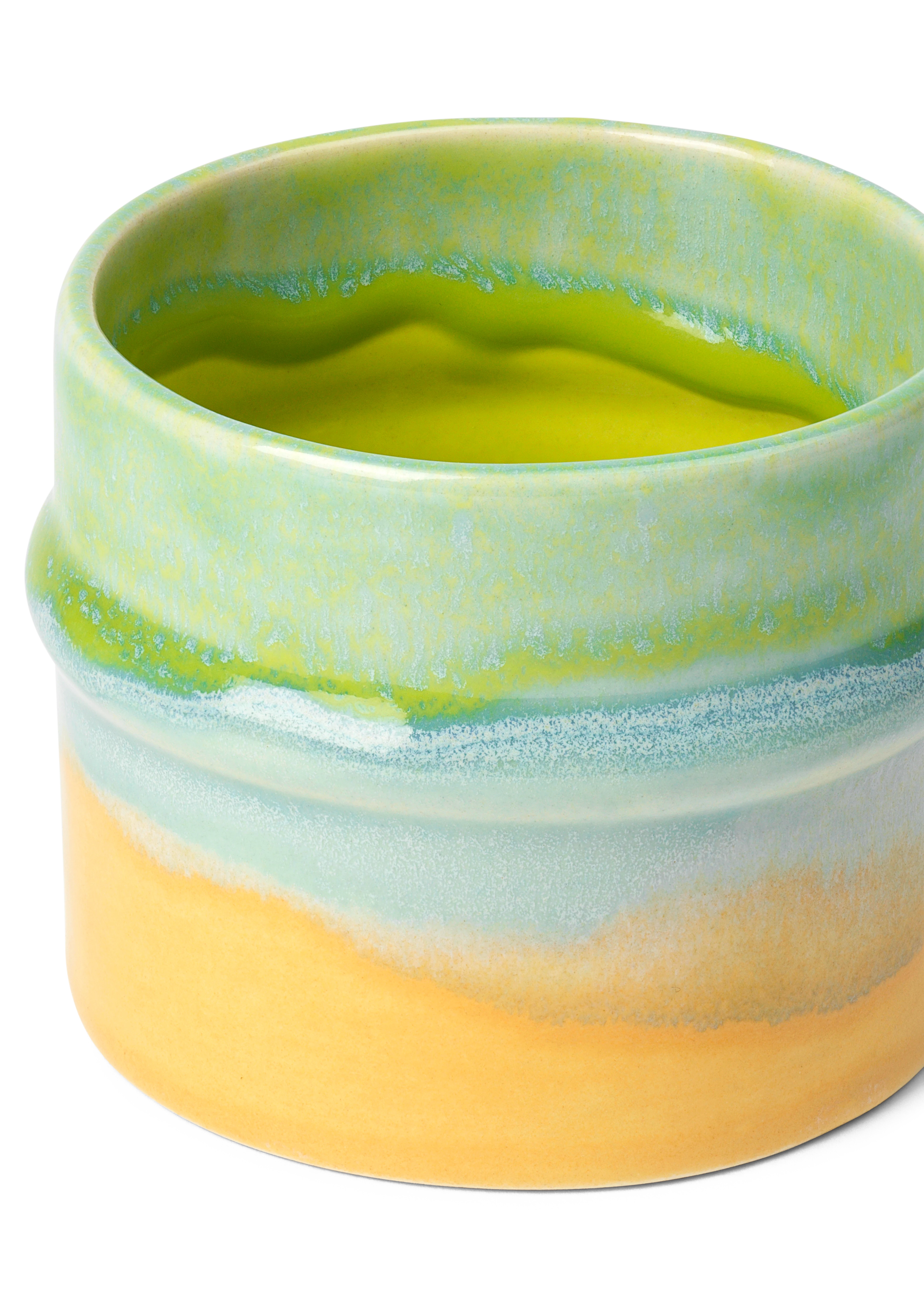 Krus 27 cl fra Kähler i fargen Apple green/Mint/Yellow, laget av Keramikk