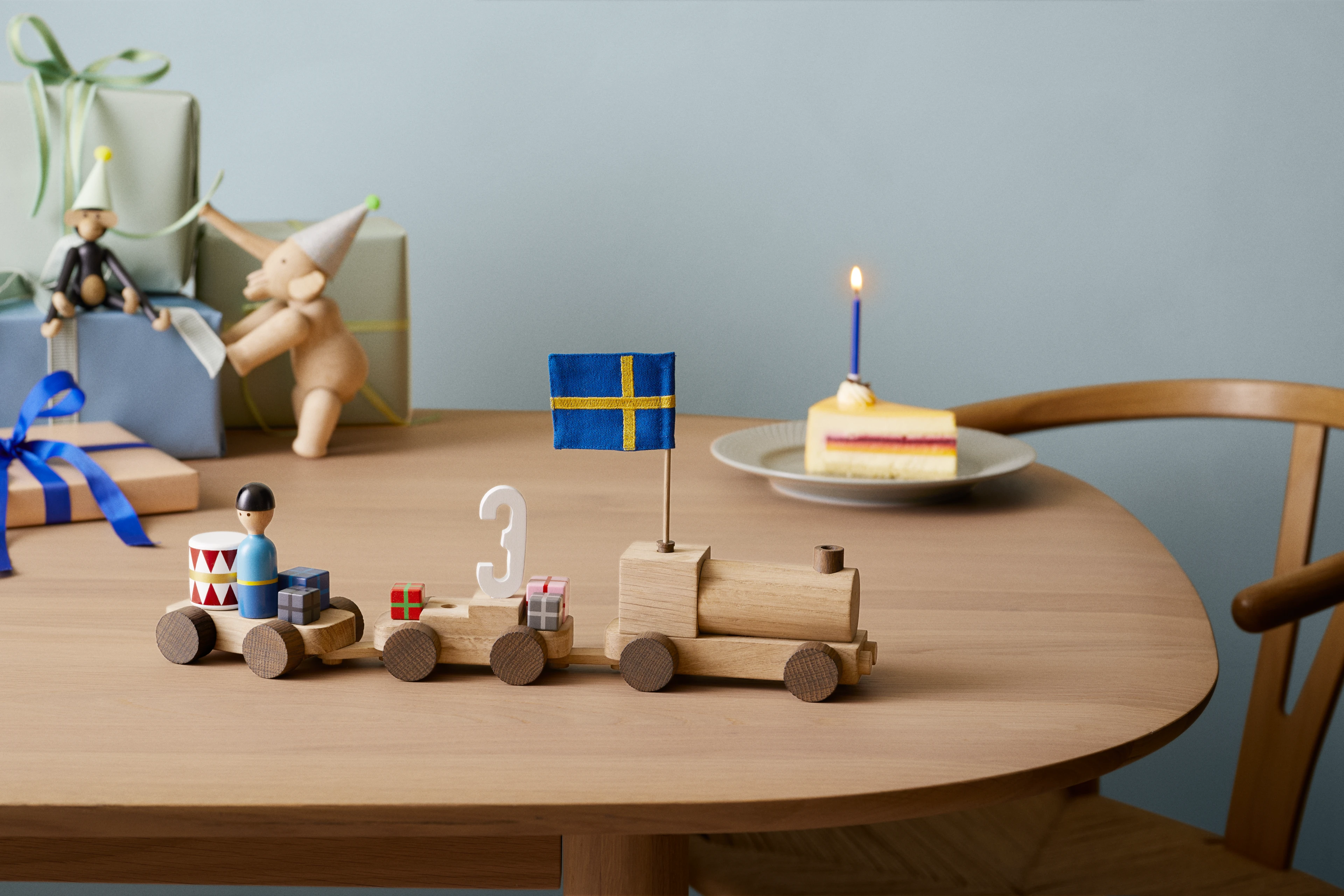 Birthday Train Swedish from Kay Bojesen in Oak/Smoked oak color, made of Wood