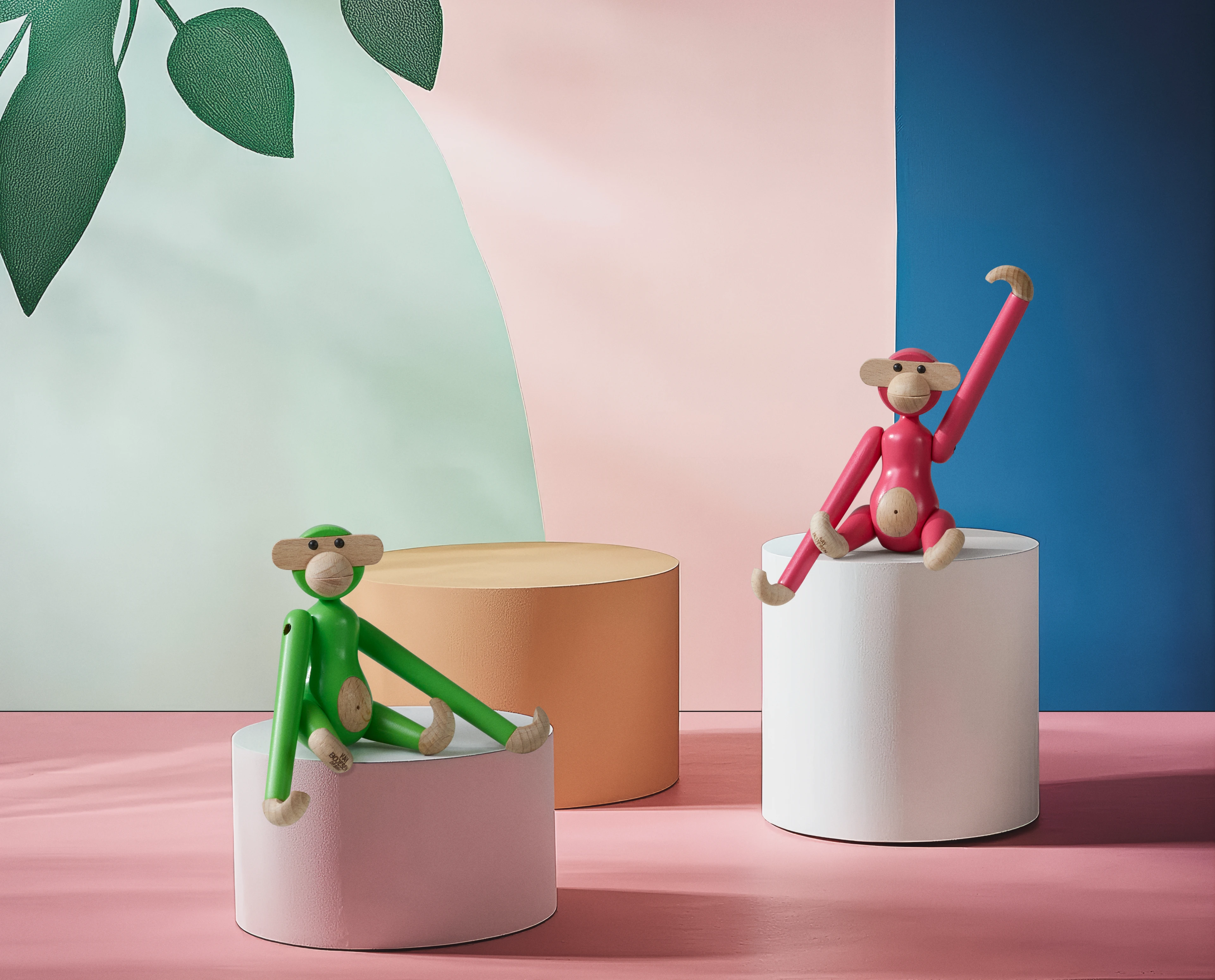 Apa mini från Kay Bojesen i färgen Rosa, tillverkad av Trä