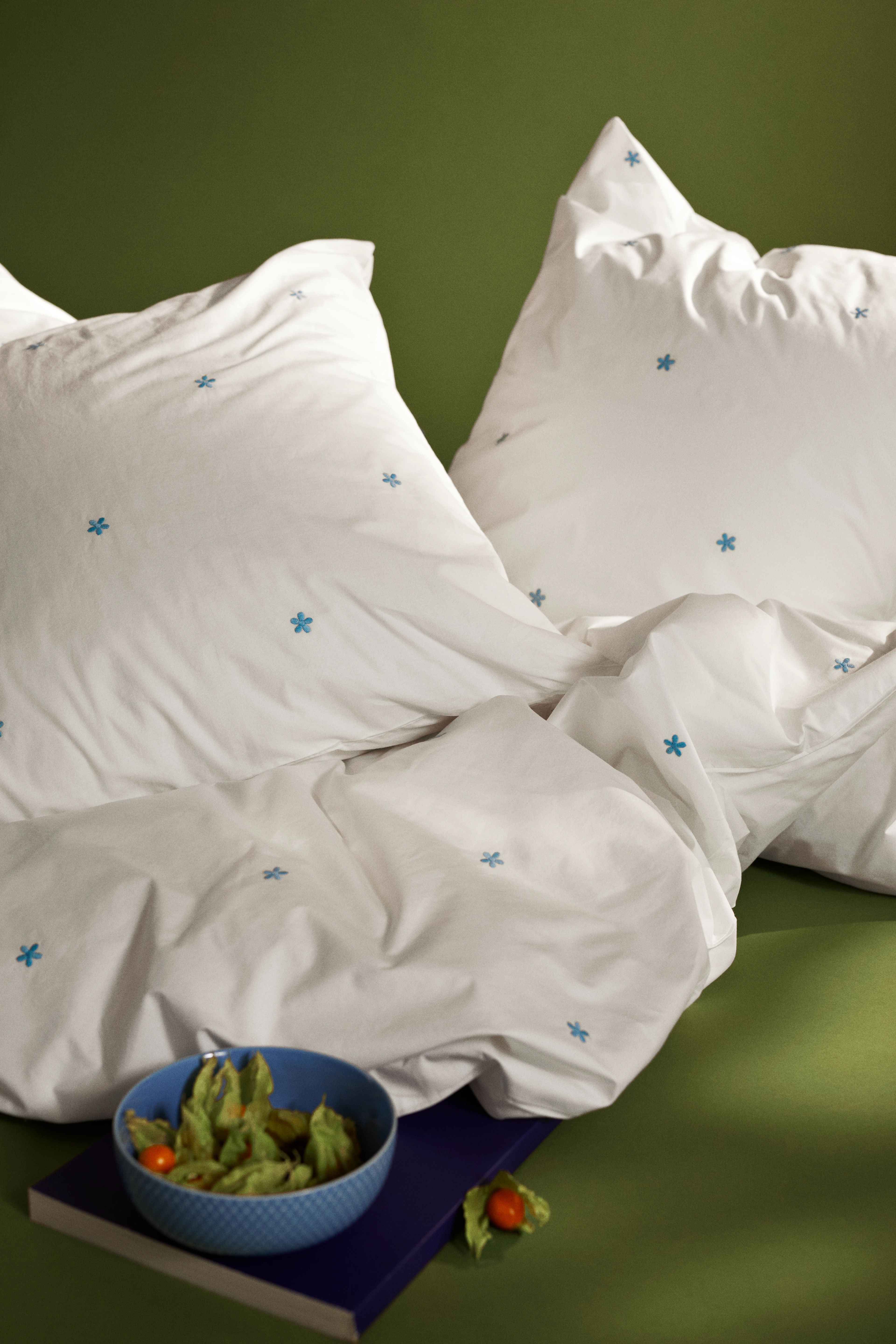 Bed linen 200x220 cm from JUNA in White/Light blue color, made of Cotton