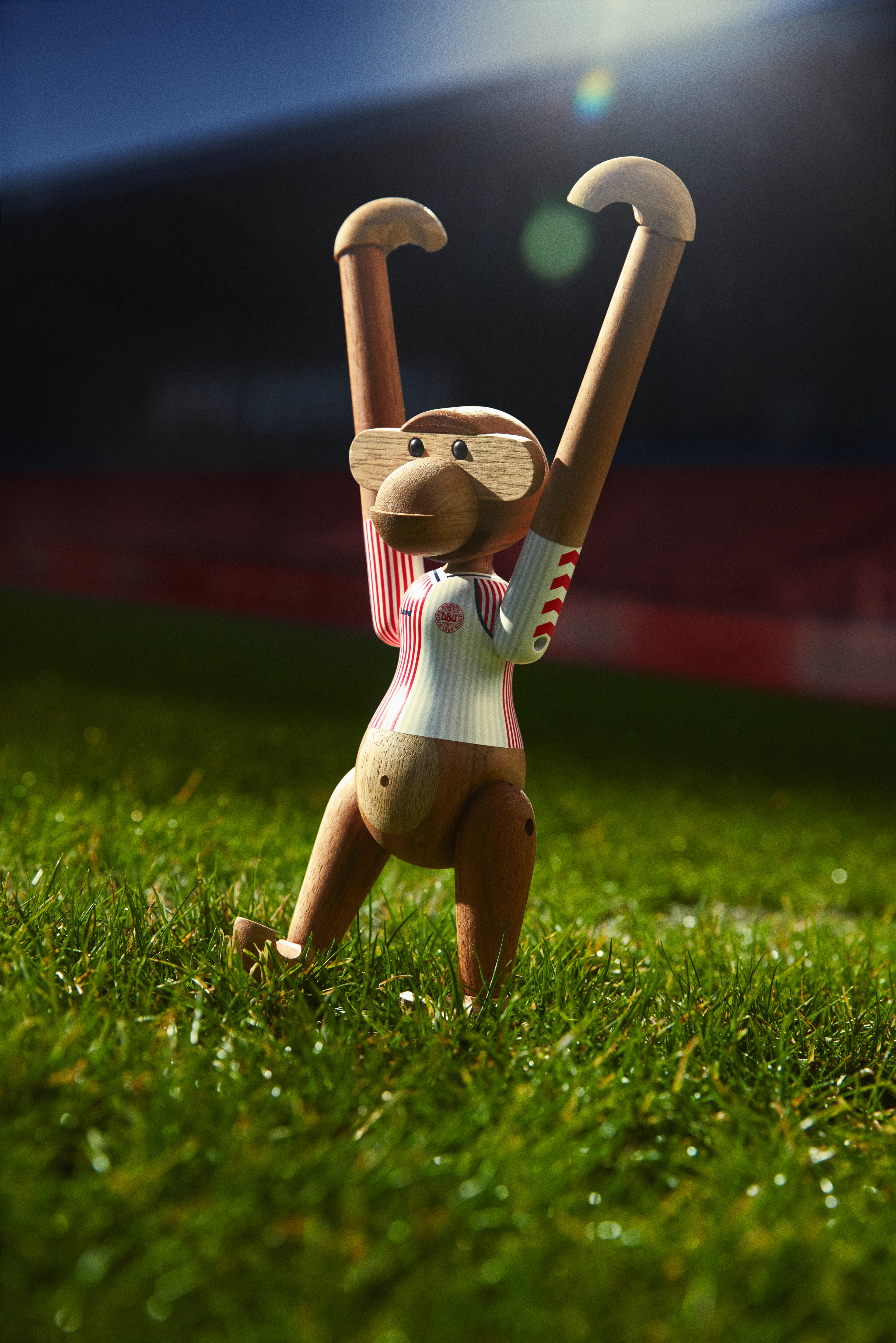 x DBU 86 Away Monkey small from Kay Bojesen in Teak/Limba color, made of Wood