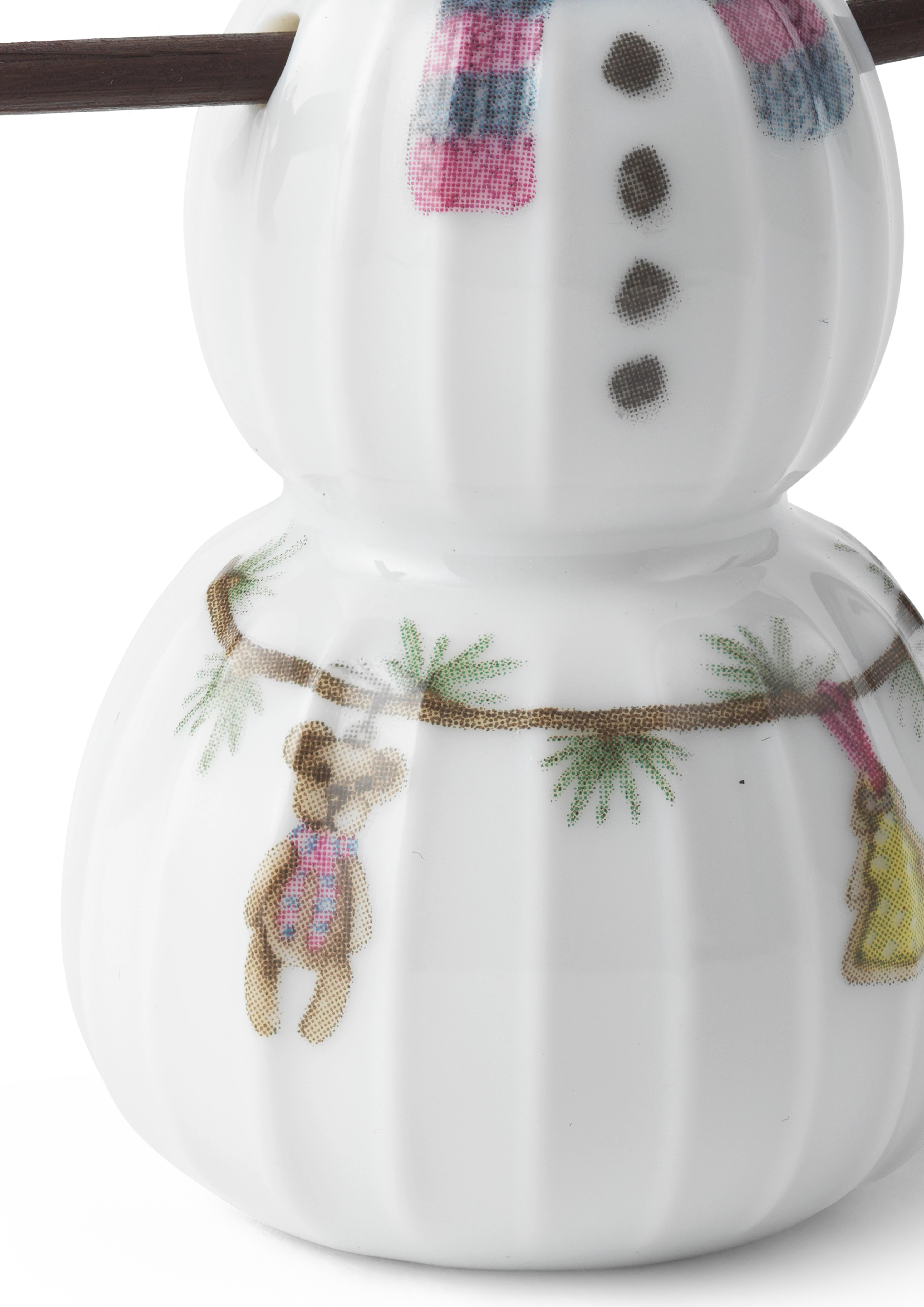 Schneejunge H 9 von Kähler in der Farbe Weiss mit Dekoration, hergestellt aus Keramik