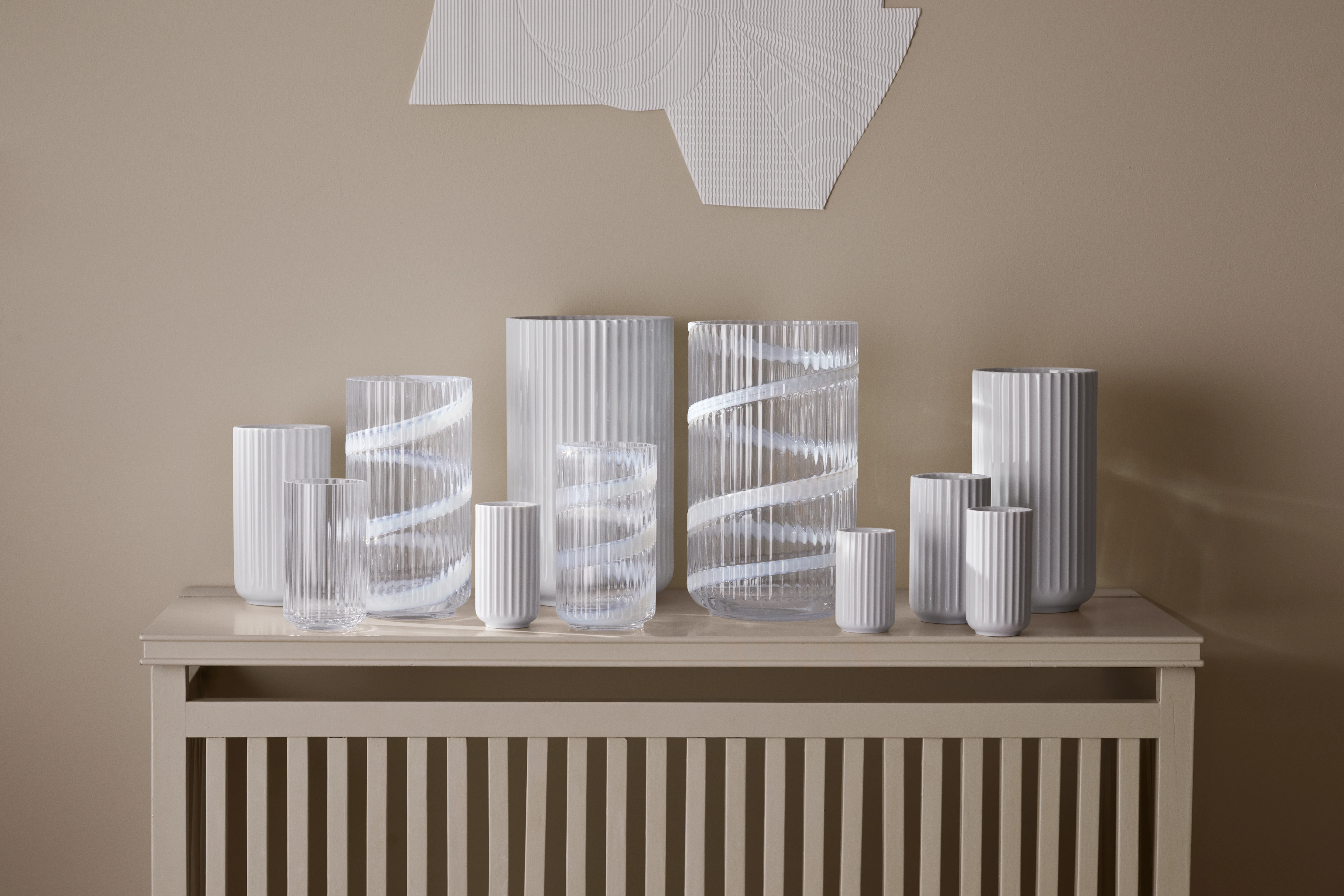 Vas H25 cm från Lyngby Porcelæn i färgen Swirl white, tillverkad av Glas