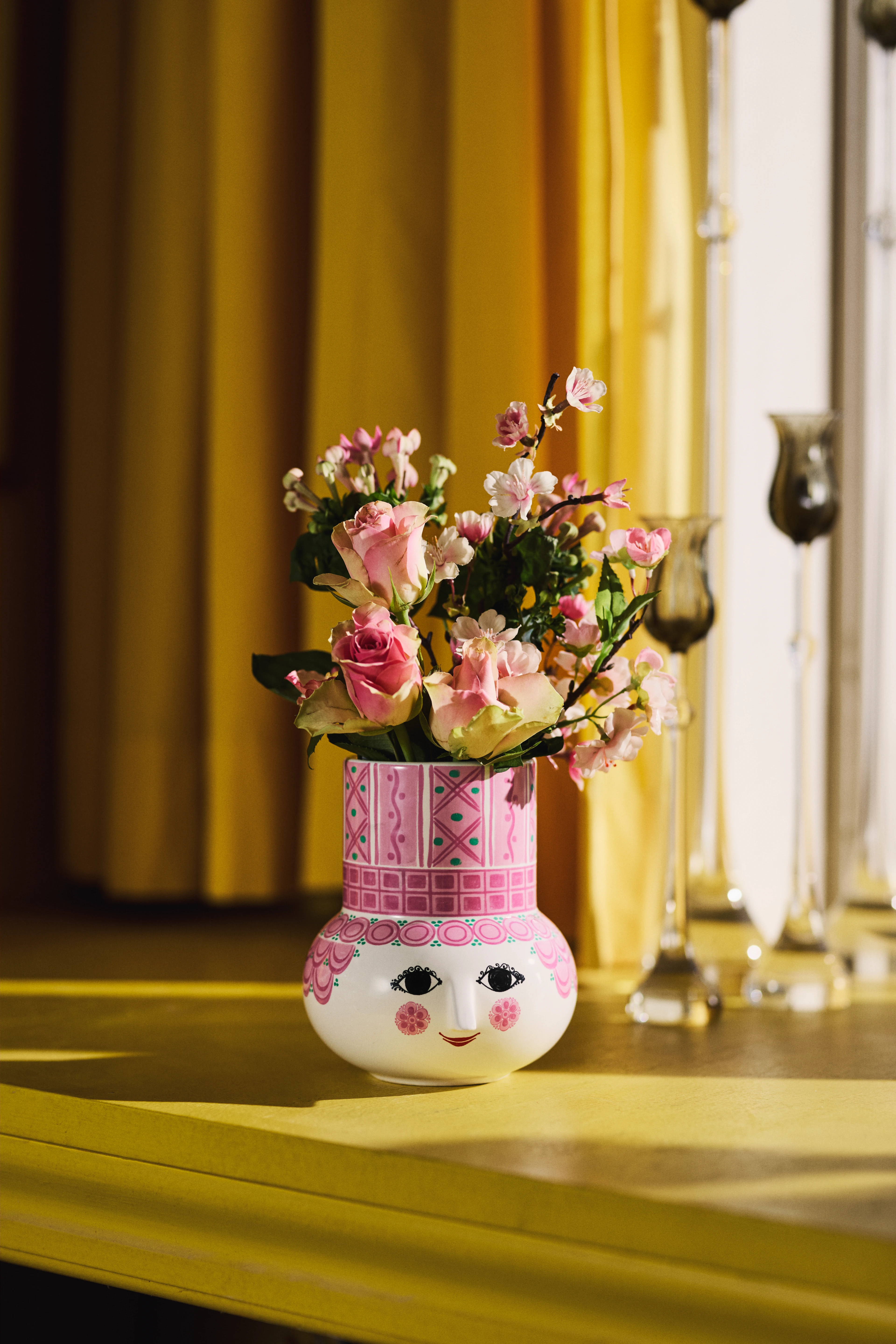 Vase H15 cm fra Bjørn Wiinblad i fargen Pink, laget av Keramikk